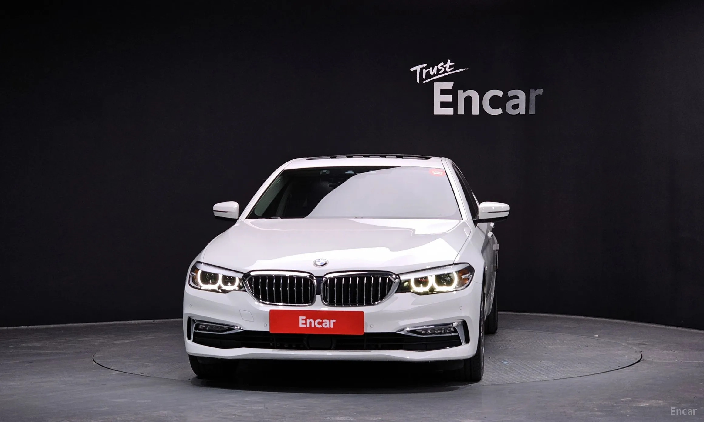 BMW 5 Series (G30) превью 2