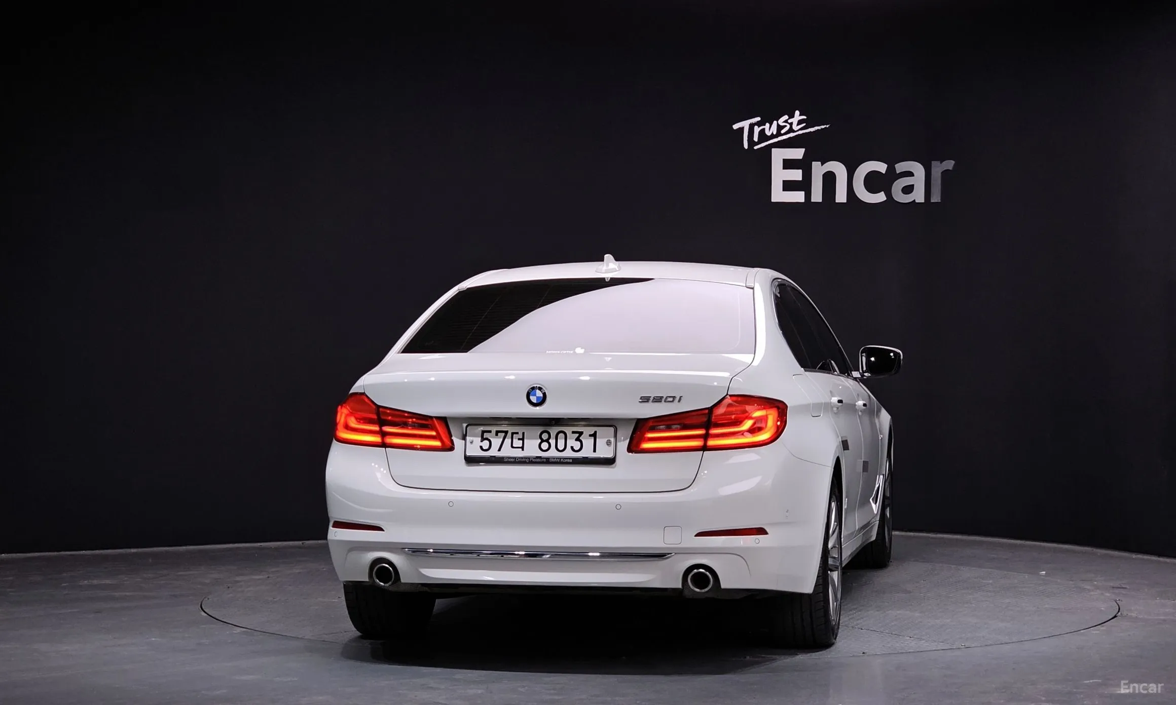 BMW 5 Series (G30) превью 3