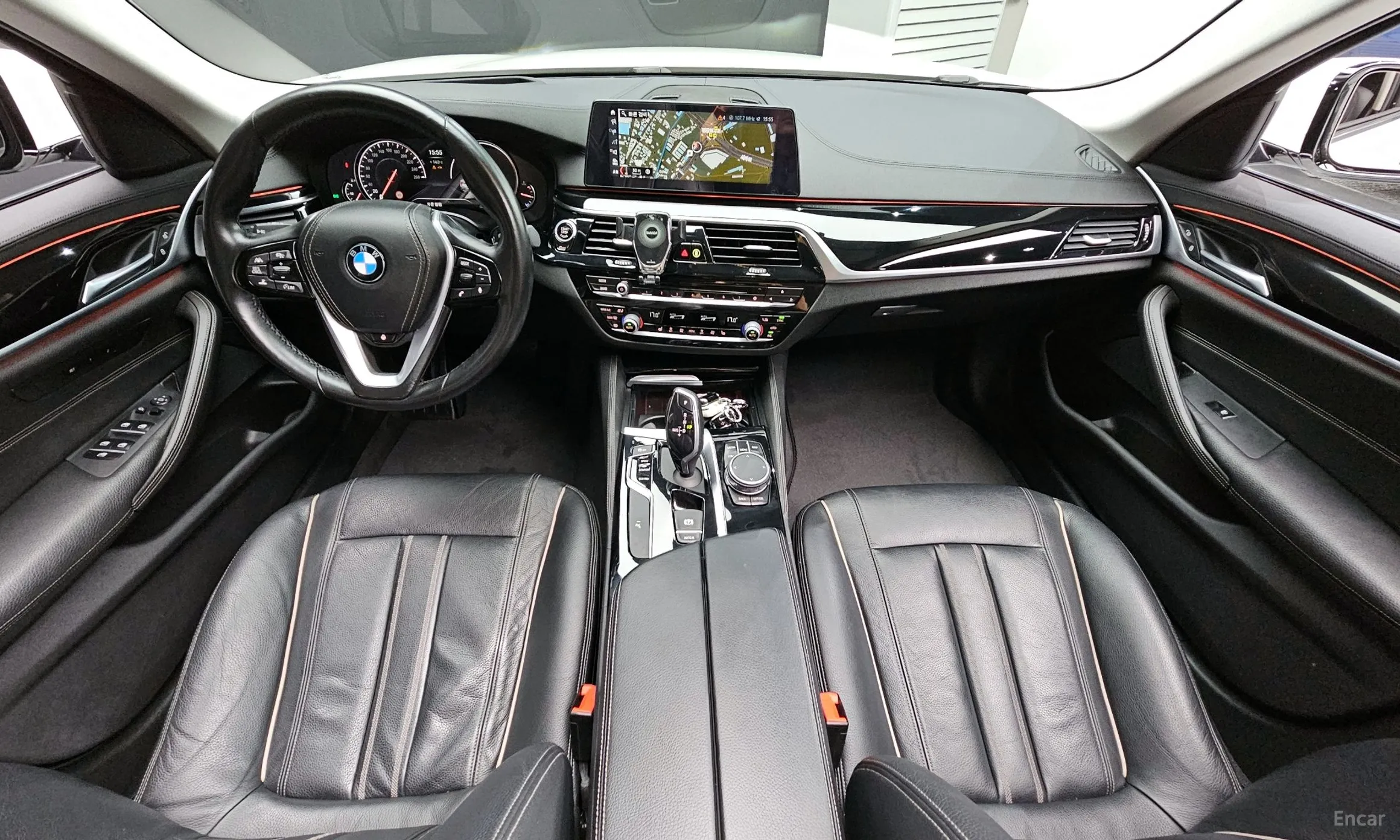 BMW 5 Series (G30) превью 4
