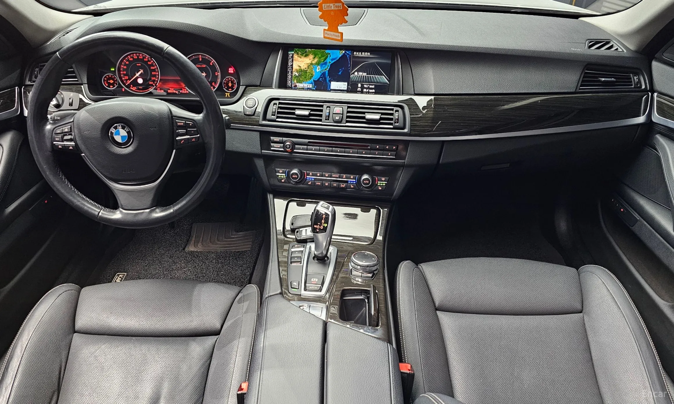 BMW 5 Series (F10) превью 4