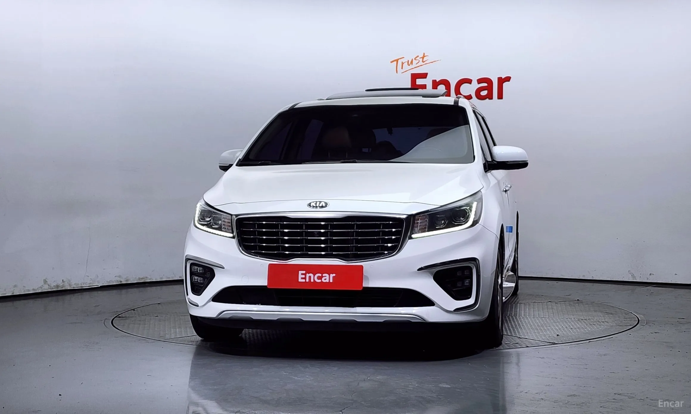 Kia Carnival превью 2