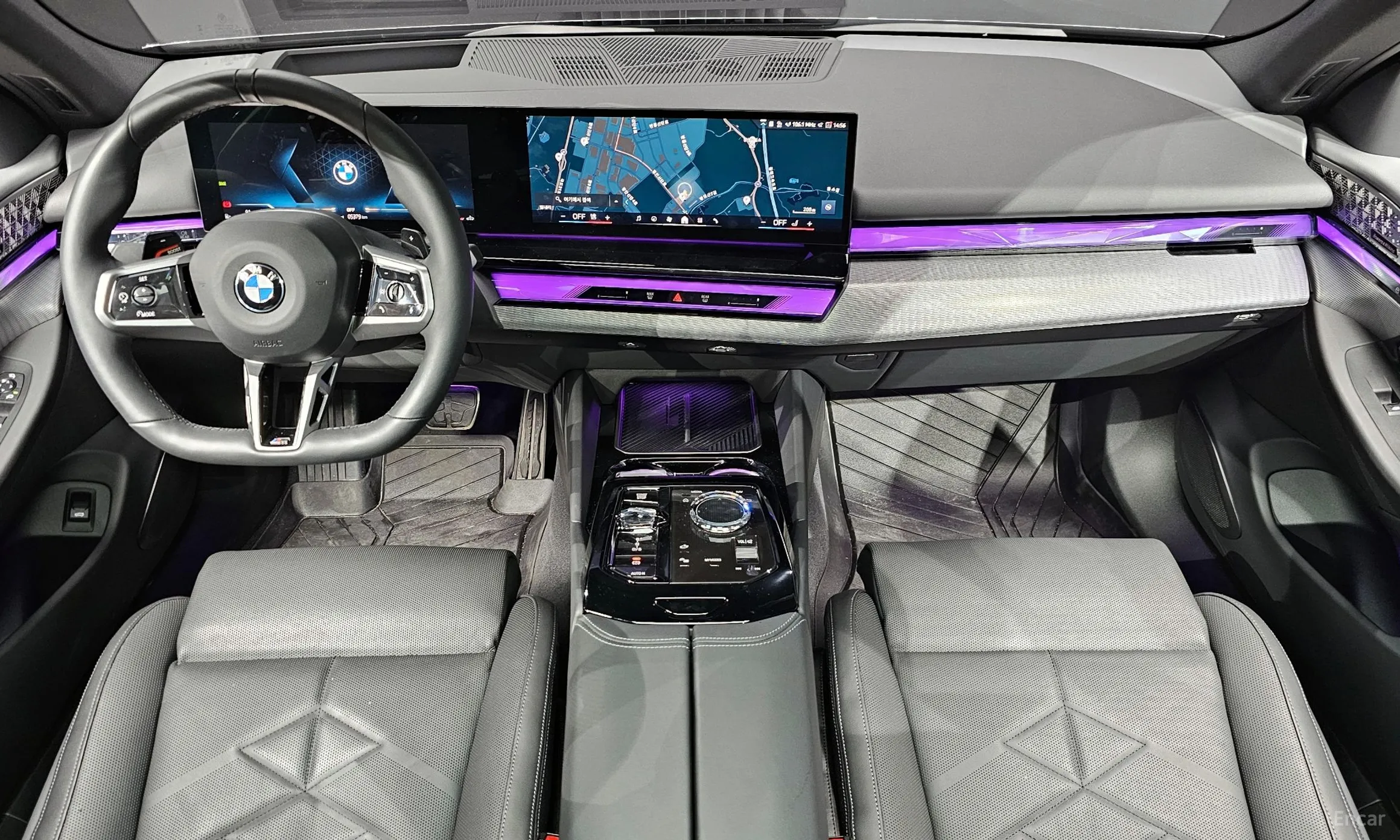BMW 5 Series (G60) превью 4