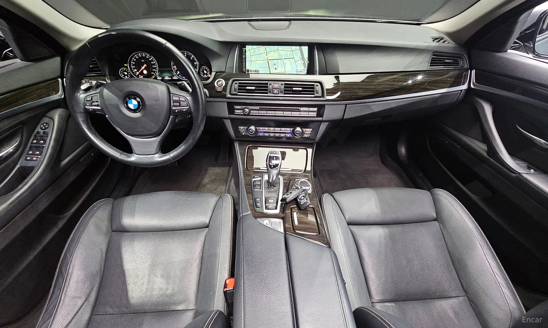 BMW 5 Series (F10) превью 4