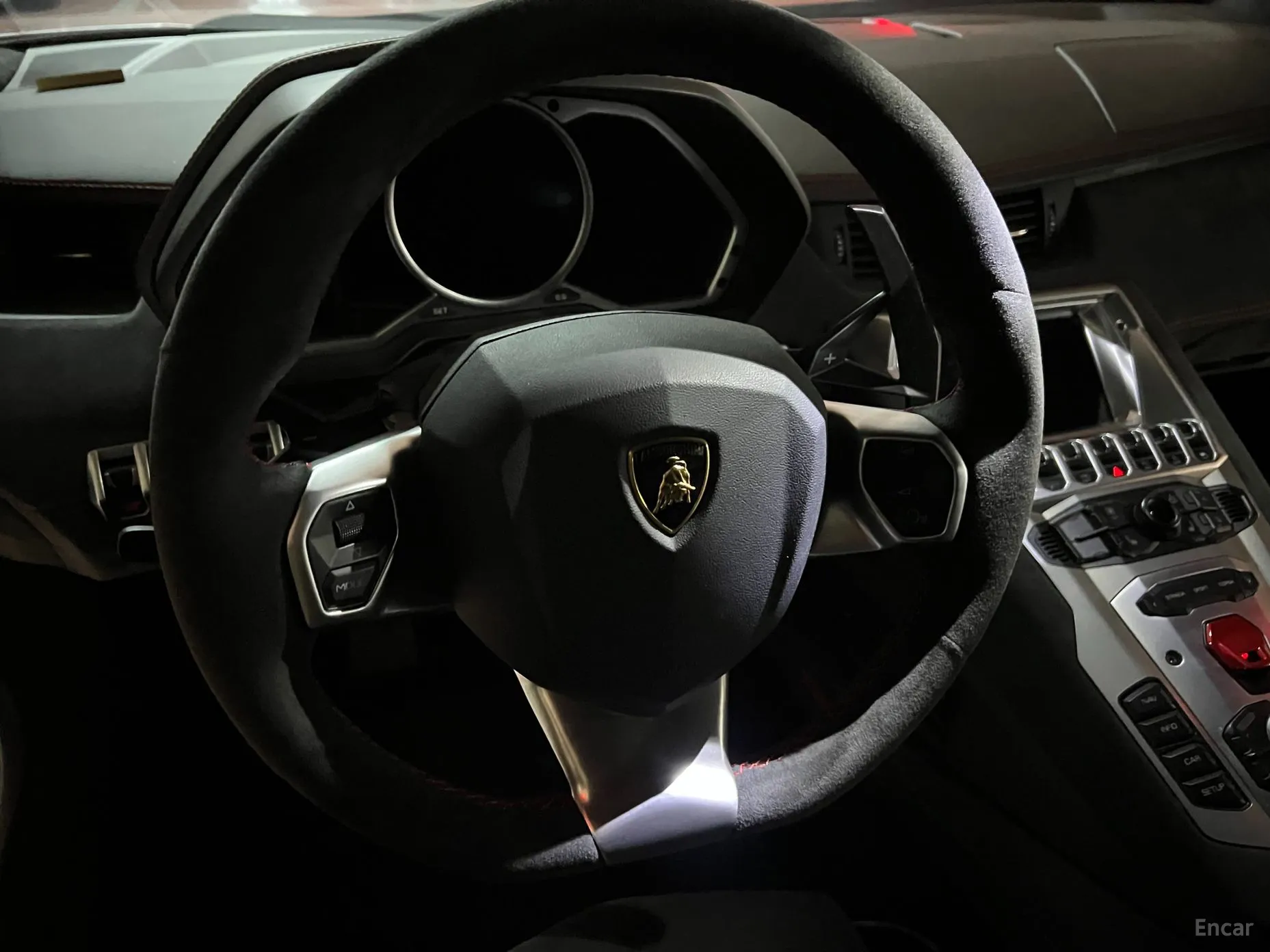 Lamborghini Aventador превью 14