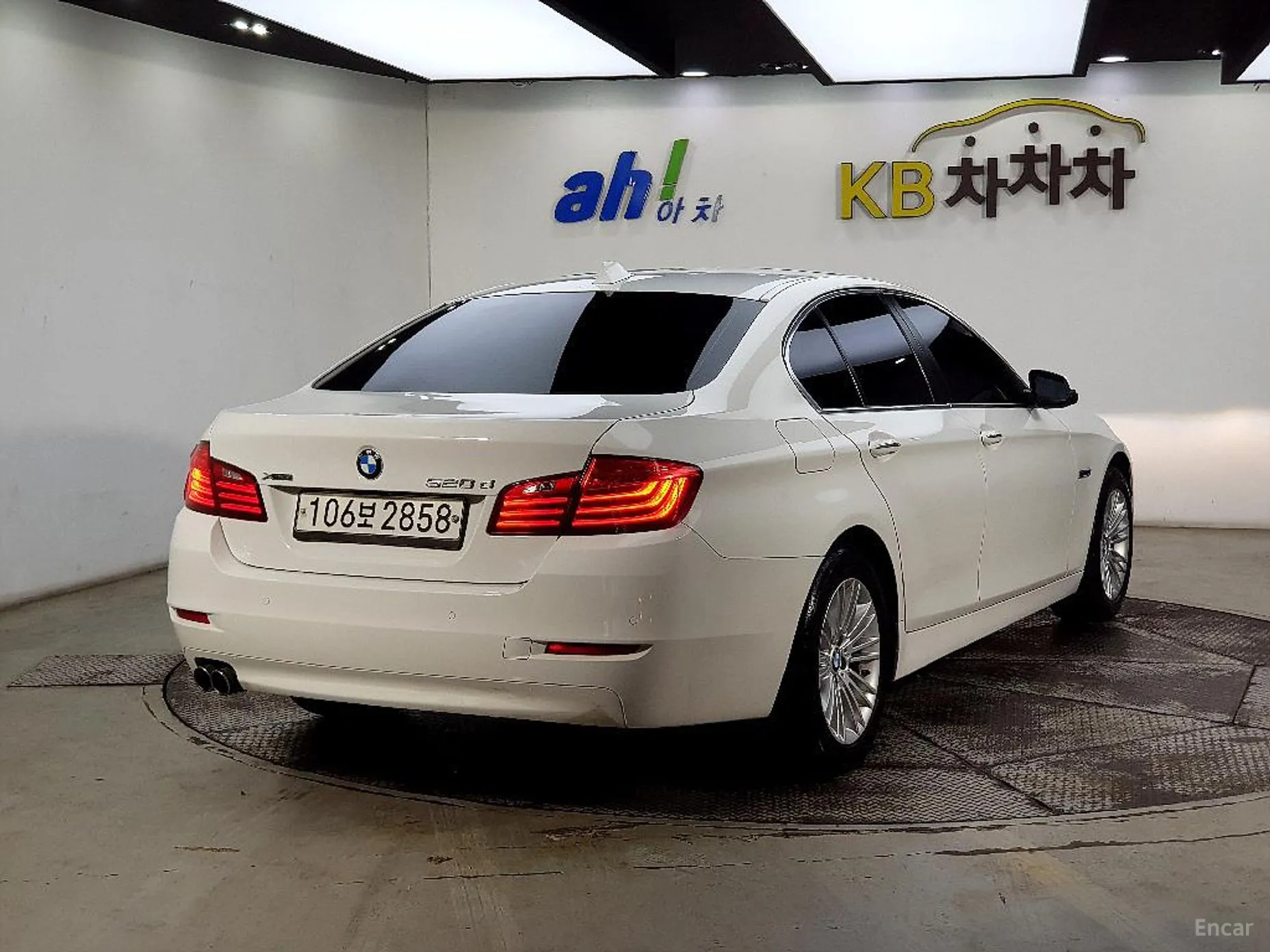 BMW 5 Series (F10) превью 3