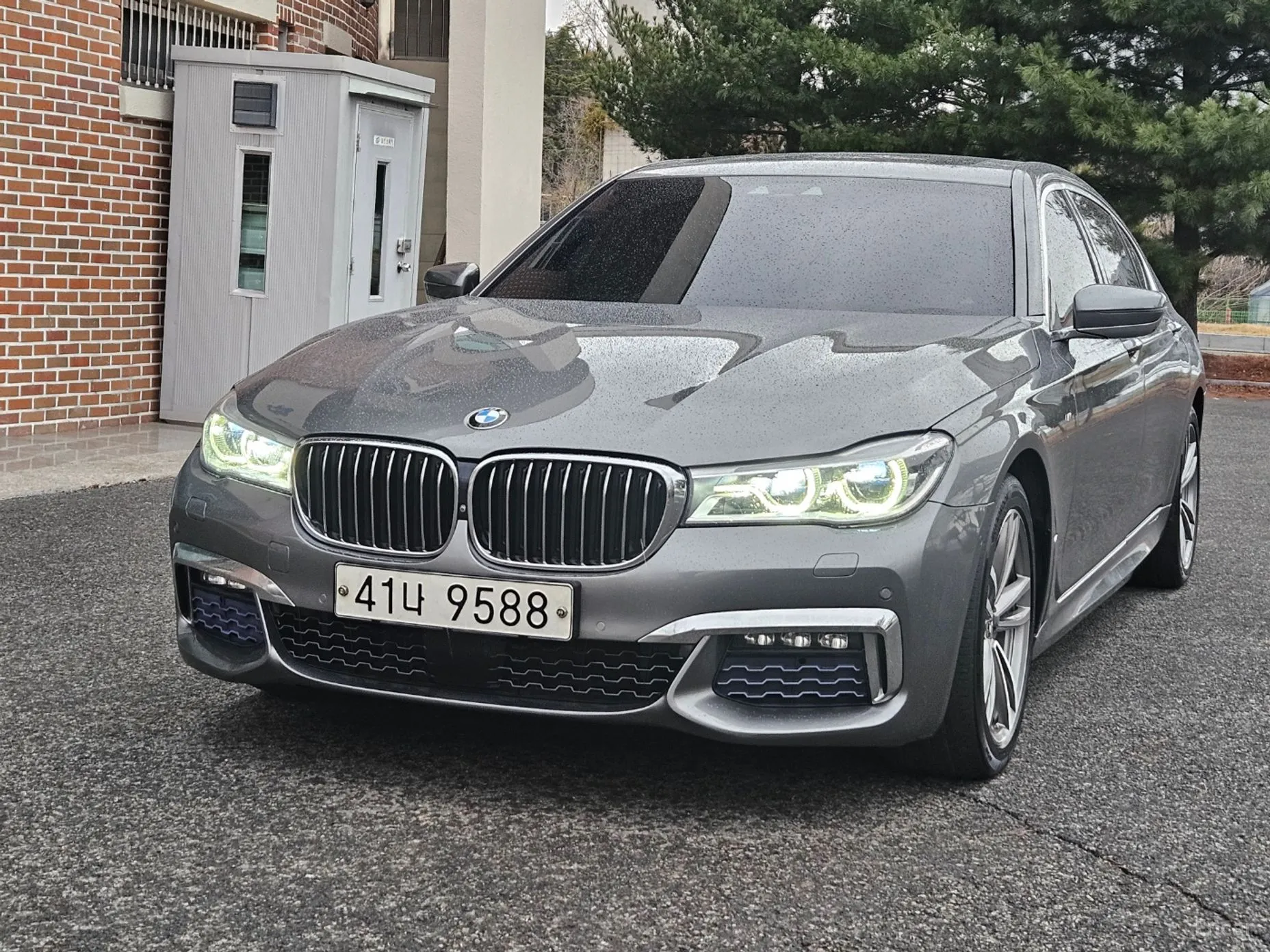 BMW 7 Series (G11) превью 2