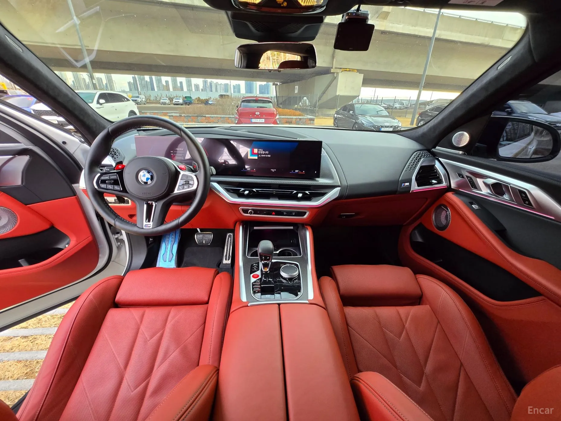 BMW XM (G09) превью 4