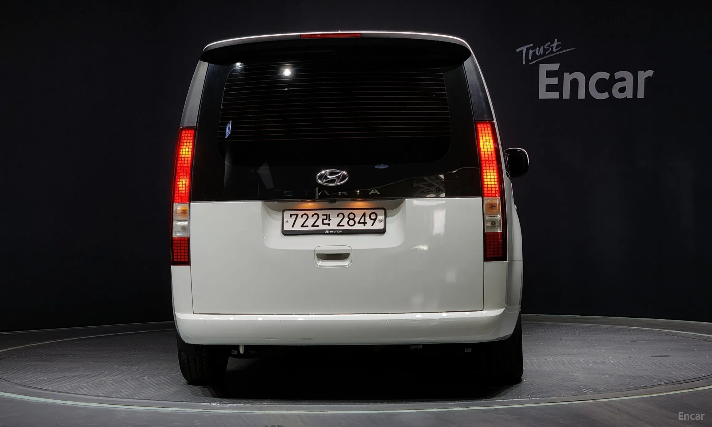 Hyundai Staria превью 3