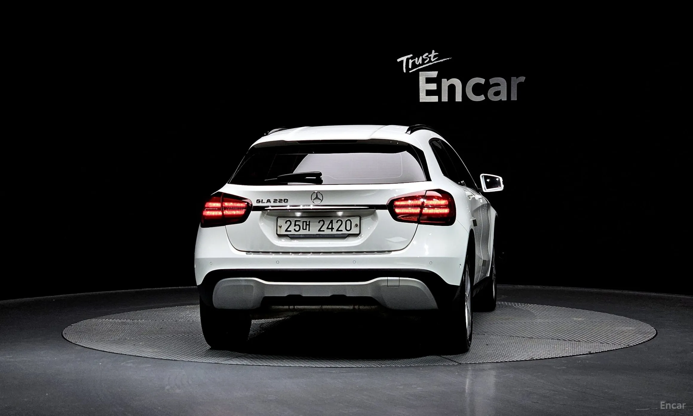 Mercedes Benz GLA-Class X156 превью 3