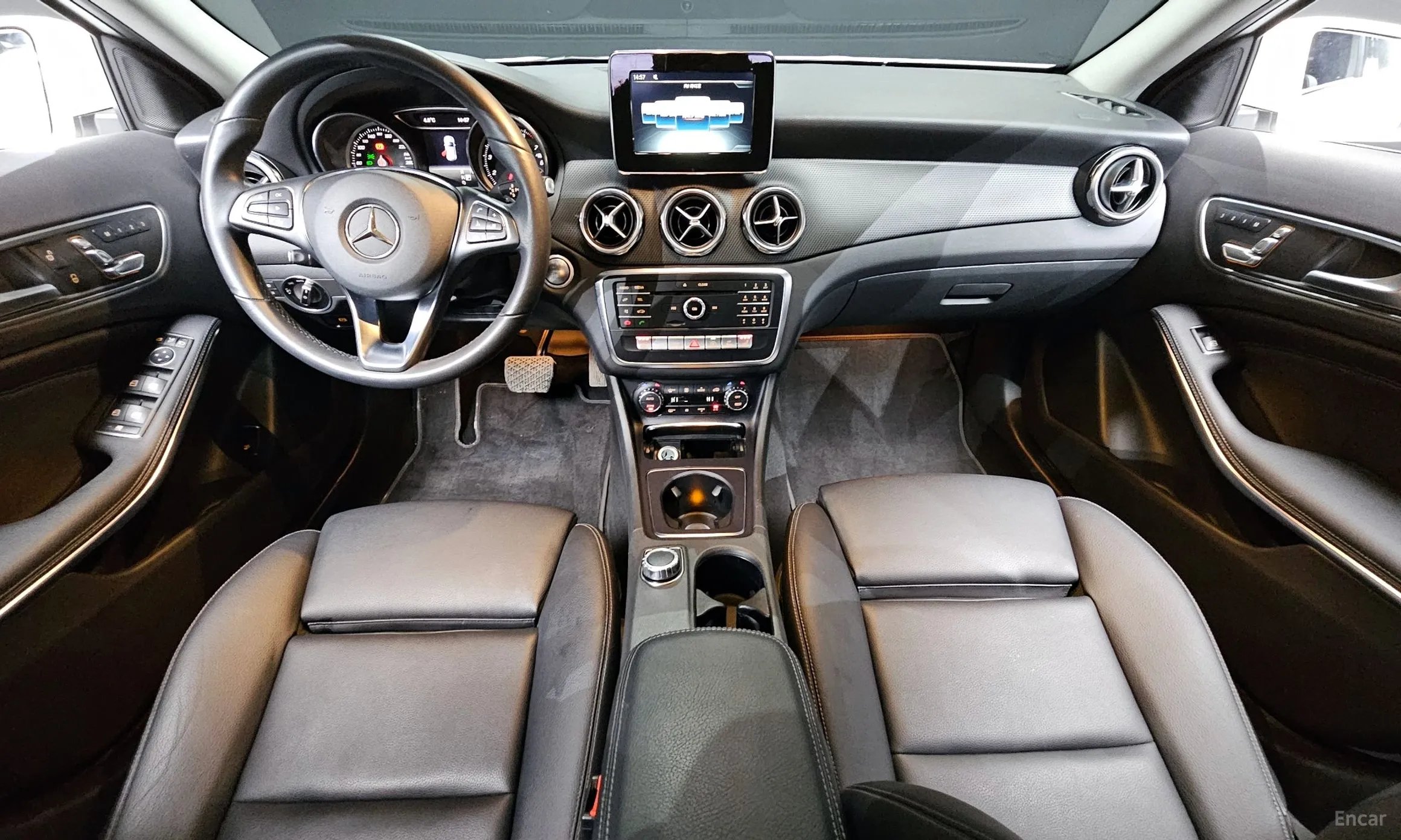 Mercedes Benz GLA-Class X156 превью 4