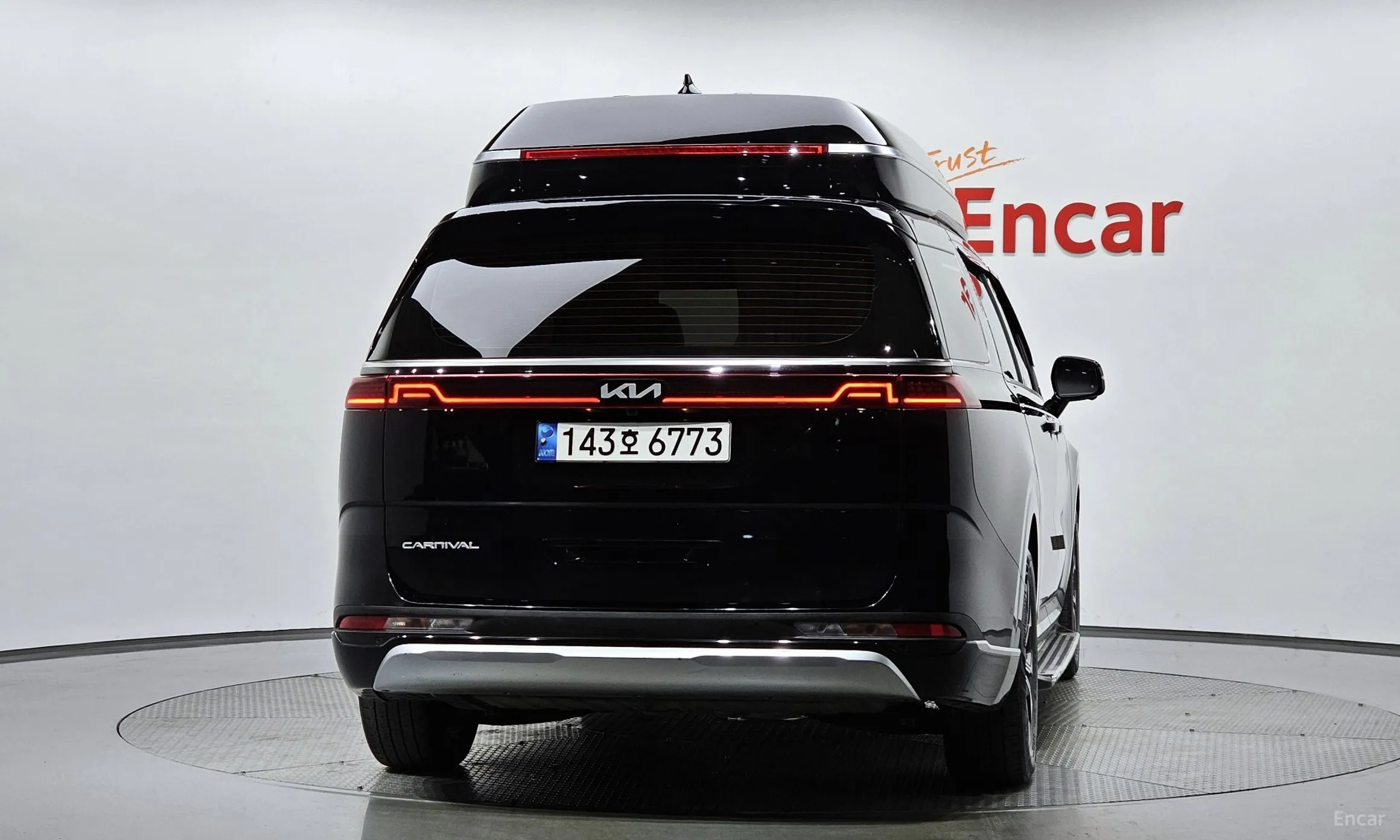 Kia Carnival Gen 4 превью 3