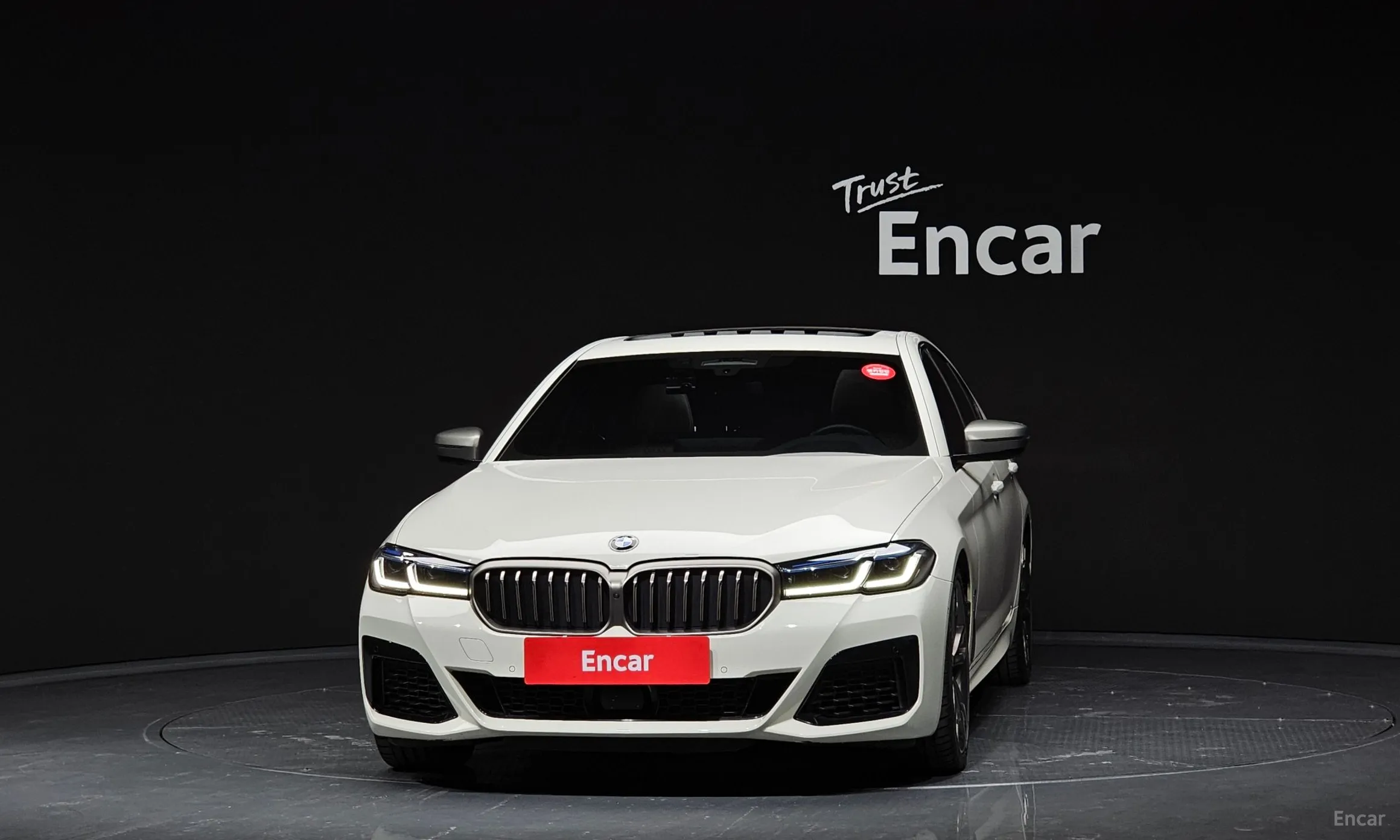 BMW 5 Series (G30) превью 2