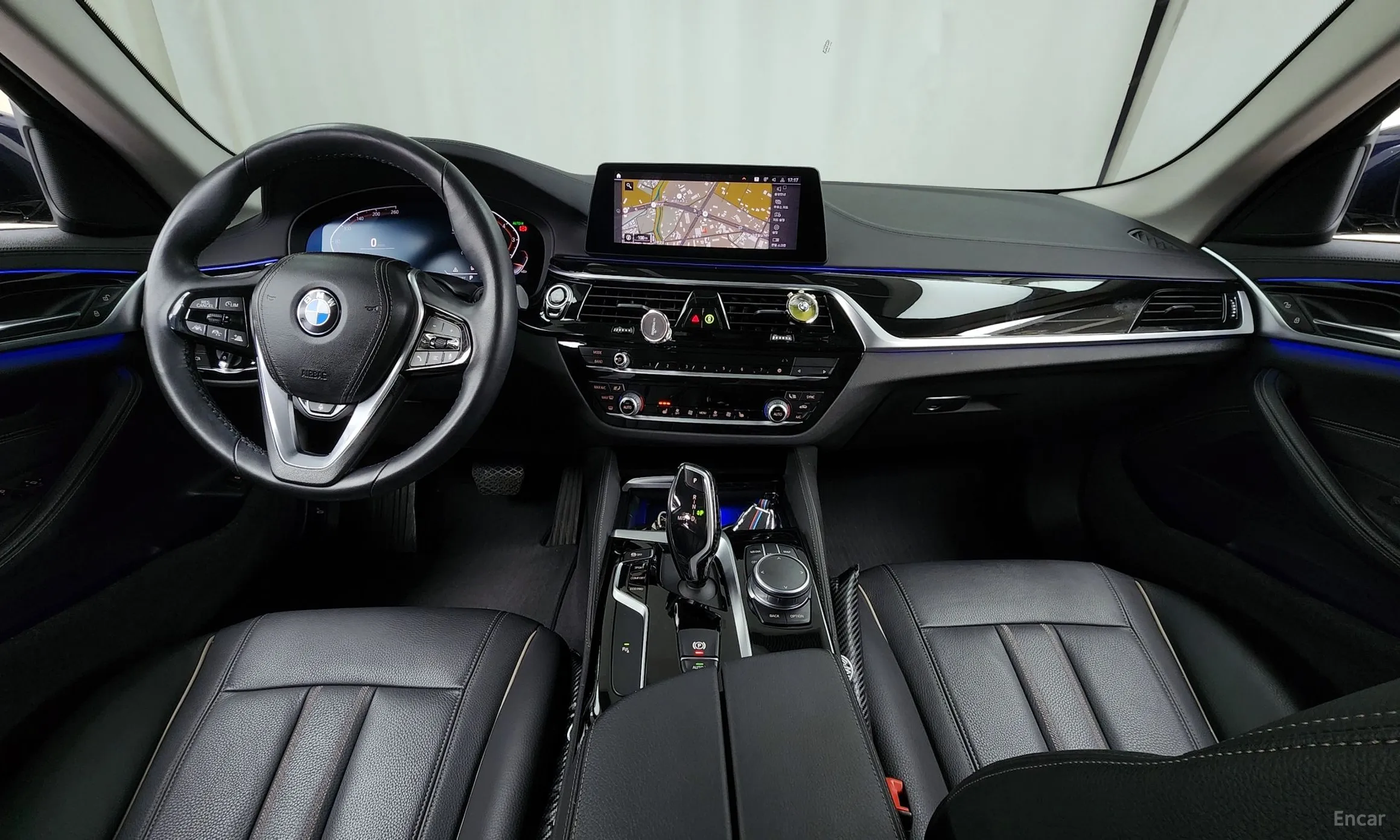 BMW 5 Series (G30) превью 4