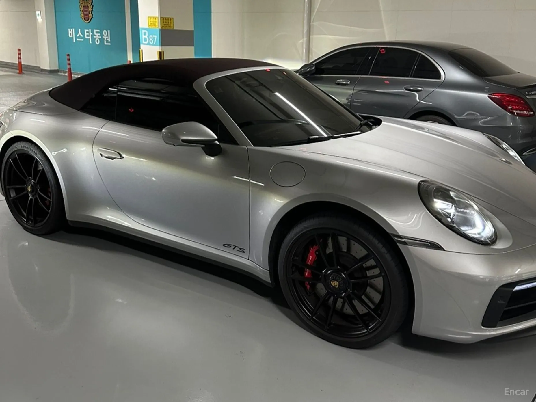 Porsche 911 (992)