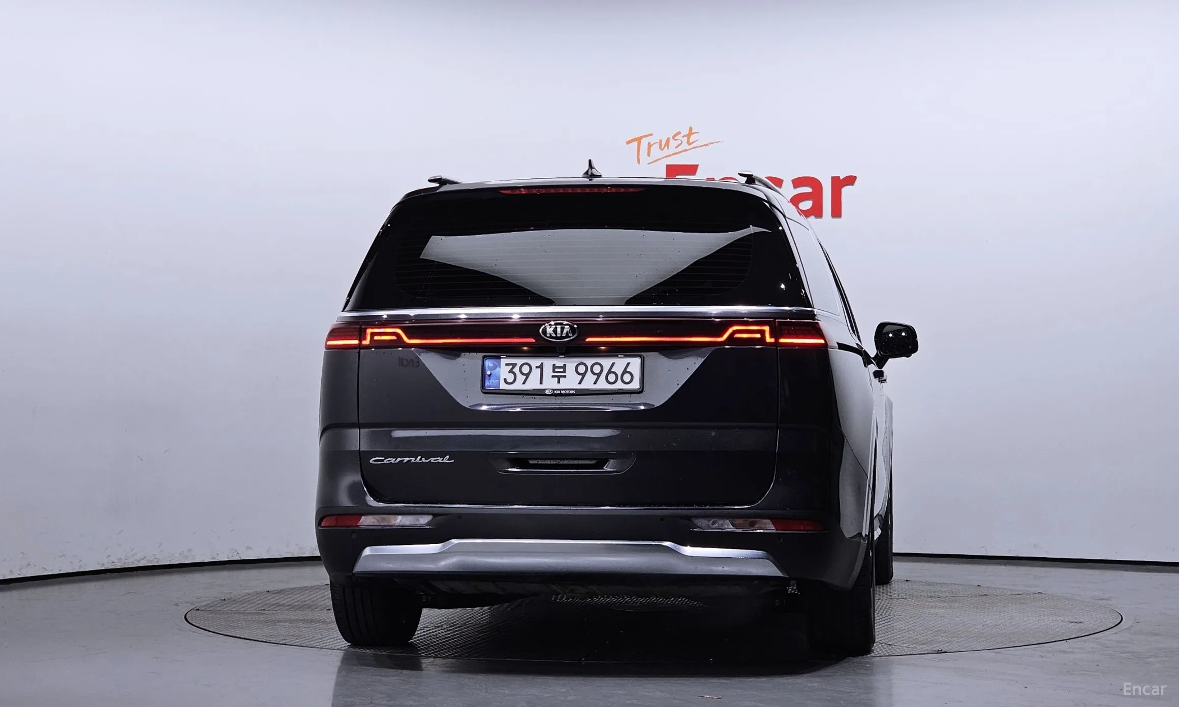 Kia Carnival Gen 4 превью 3