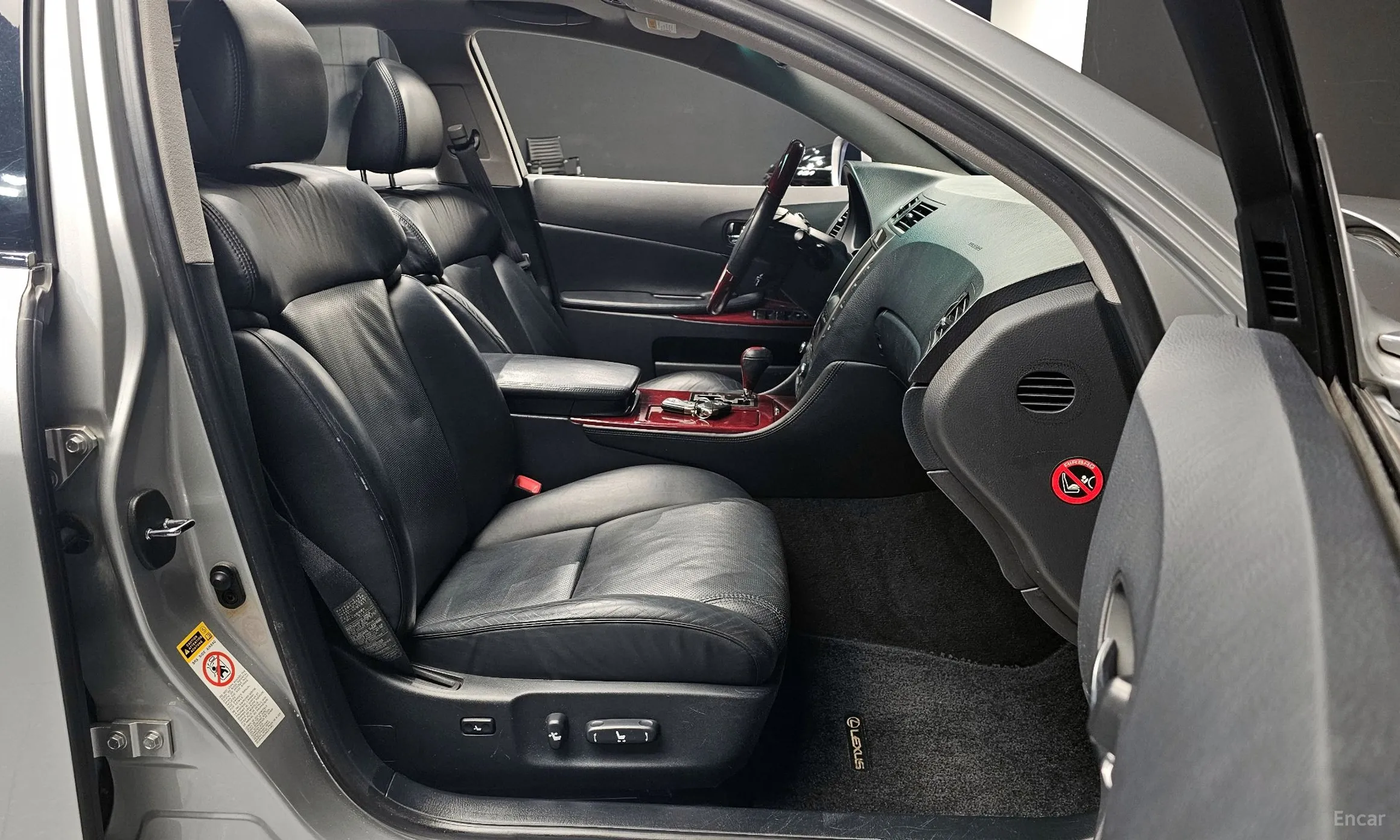 Lexus GS300 превью 10
