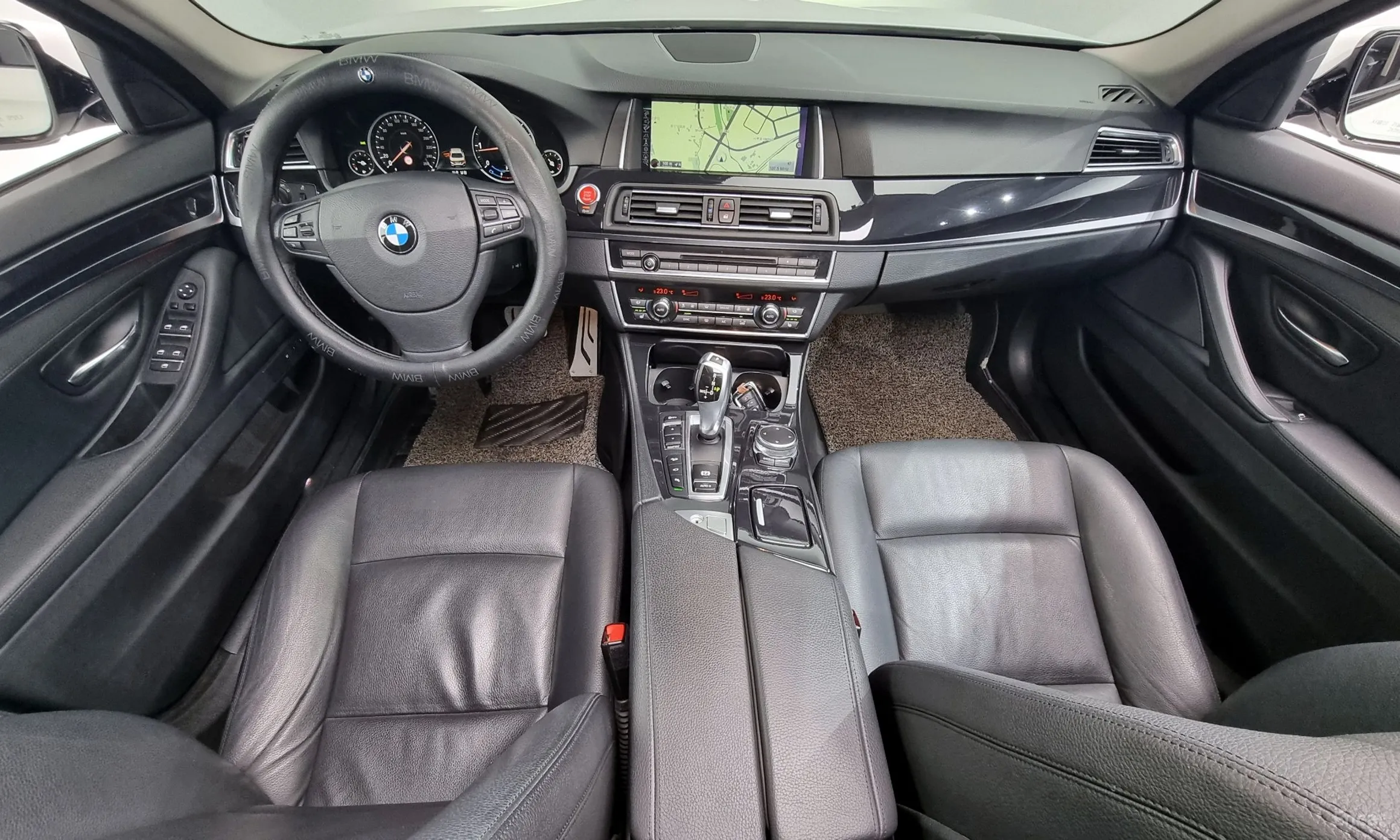 BMW 5 Series (F10) превью 4