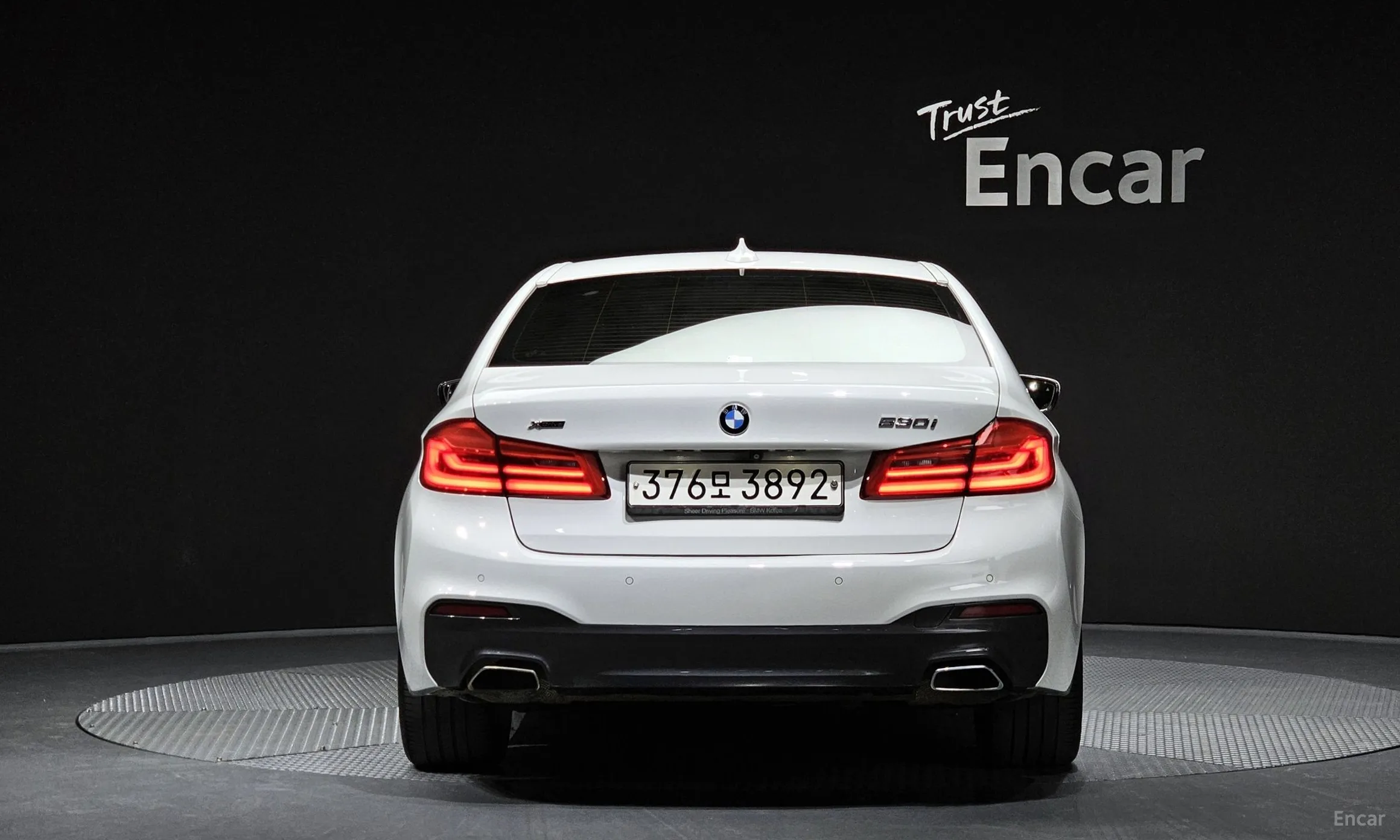 BMW 5 Series (G30) превью 3