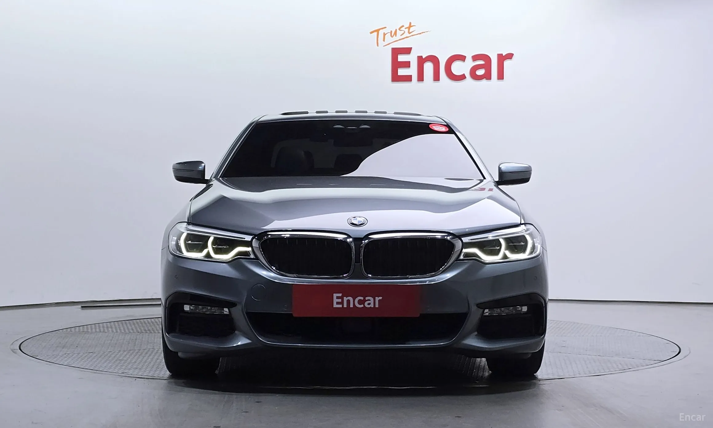 BMW 5 Series (G30) превью 2