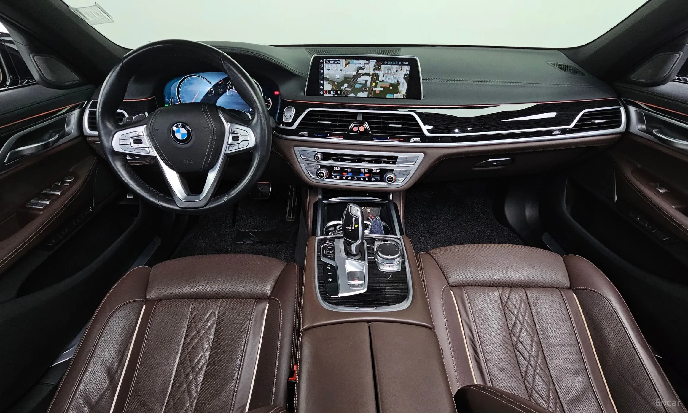 BMW 7 Series (G11) превью 4