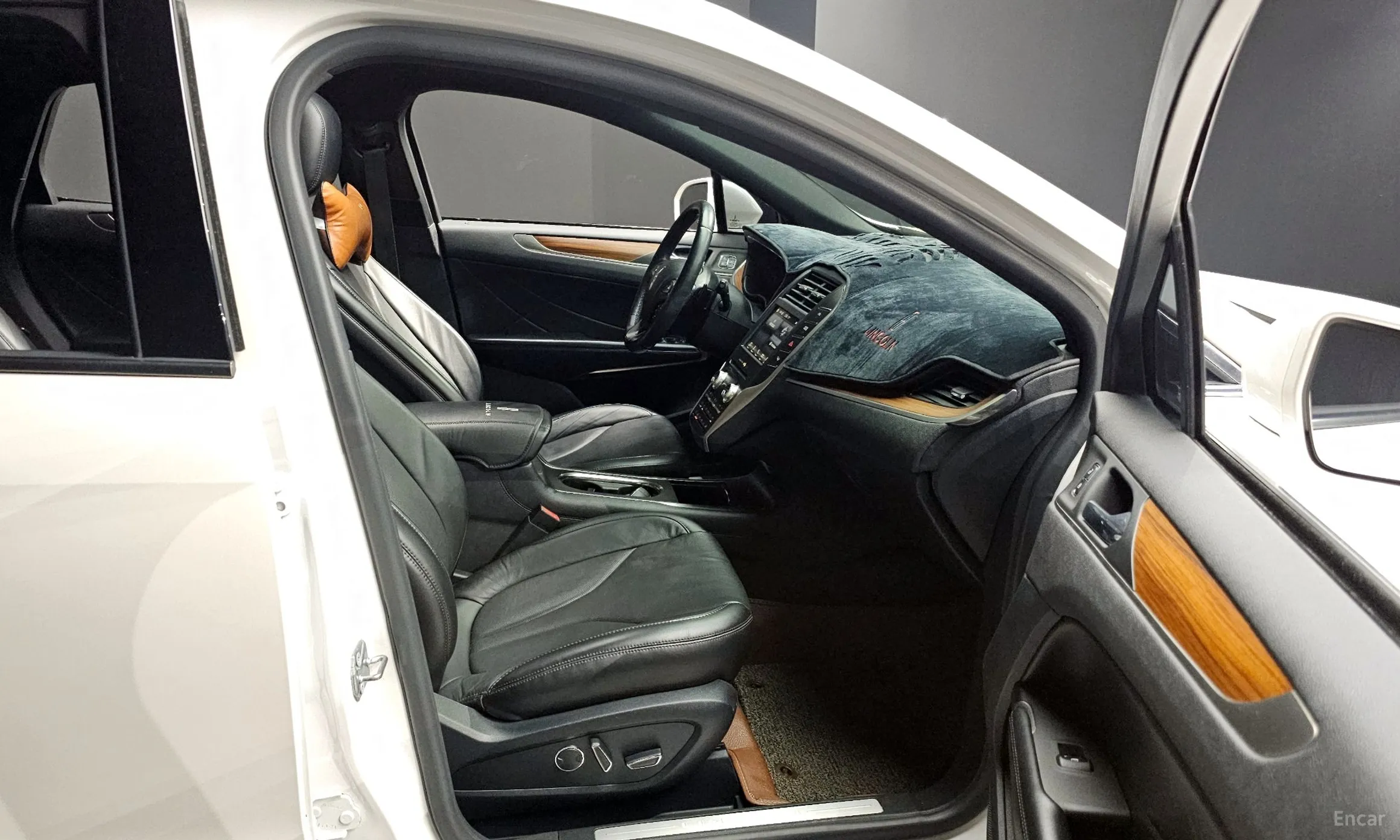 Lincoln MKC превью 14