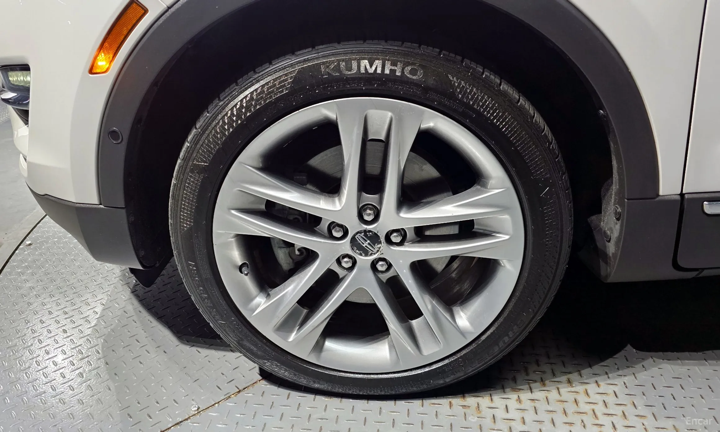 Lincoln MKC превью 20