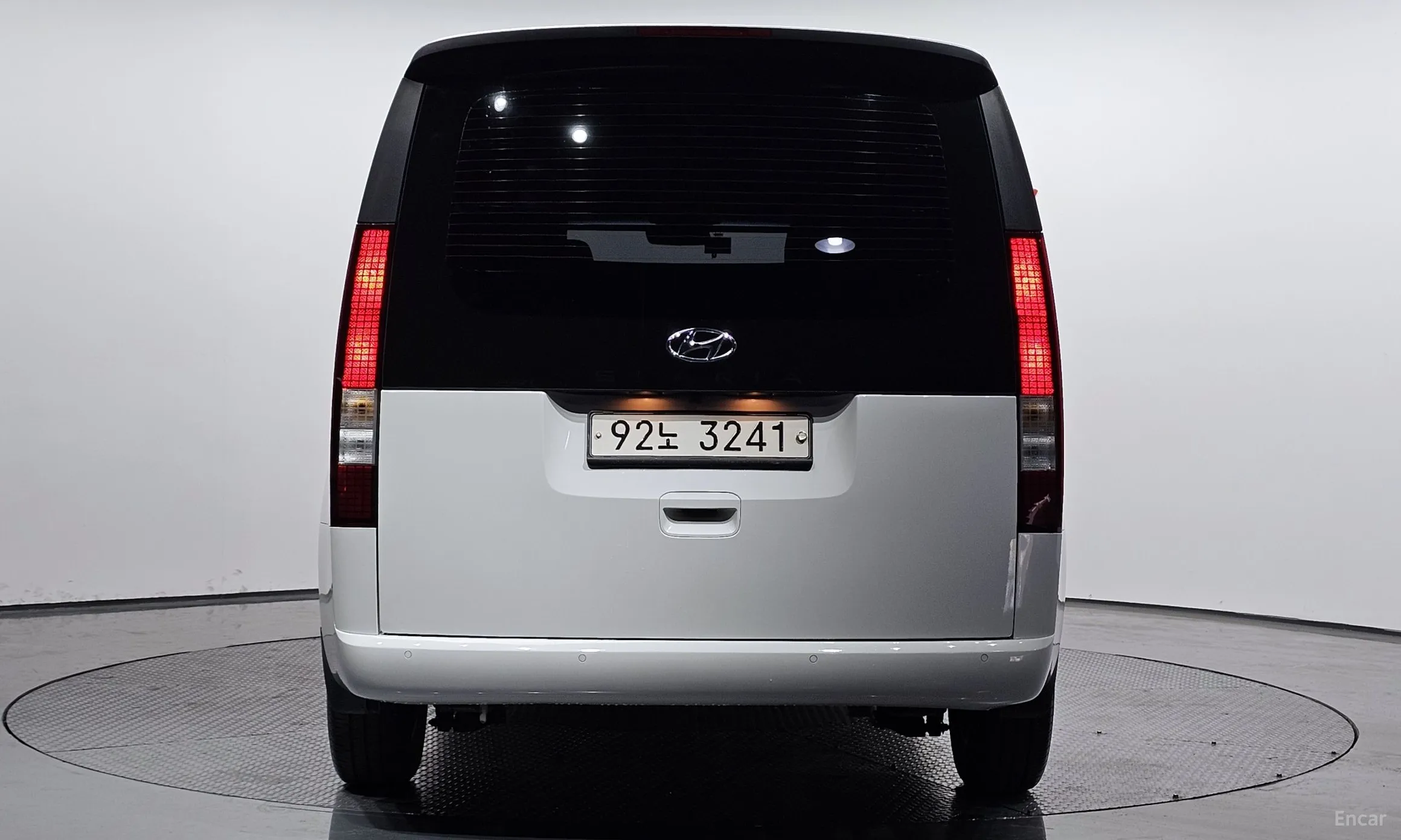 Hyundai Staria превью 3