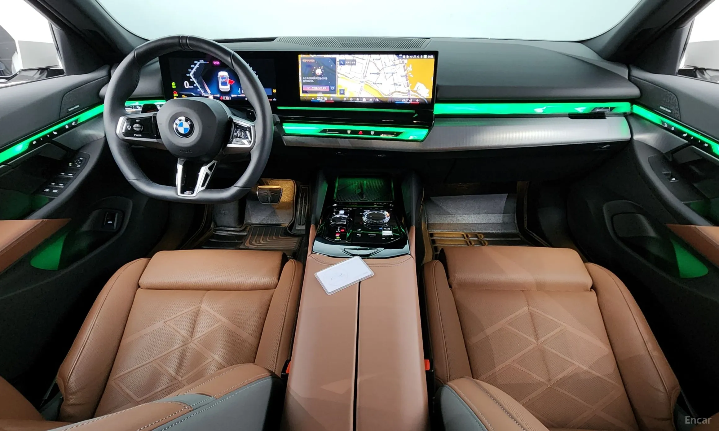 BMW 5 Series (G60) превью 4