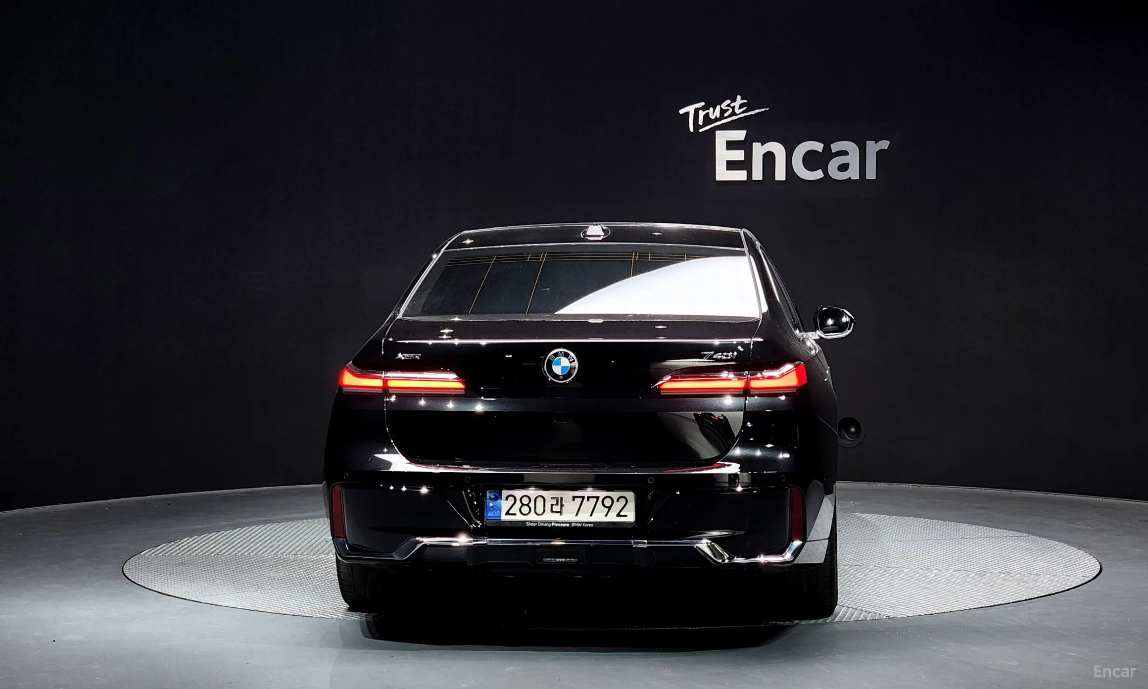 BMW 7 Series (G70) превью 3