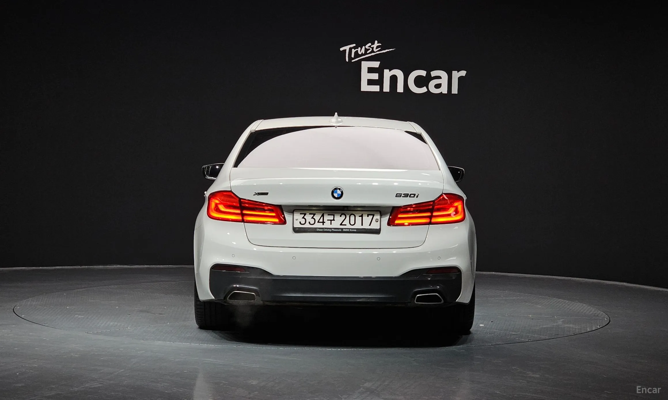 BMW 5 Series (G30) превью 3