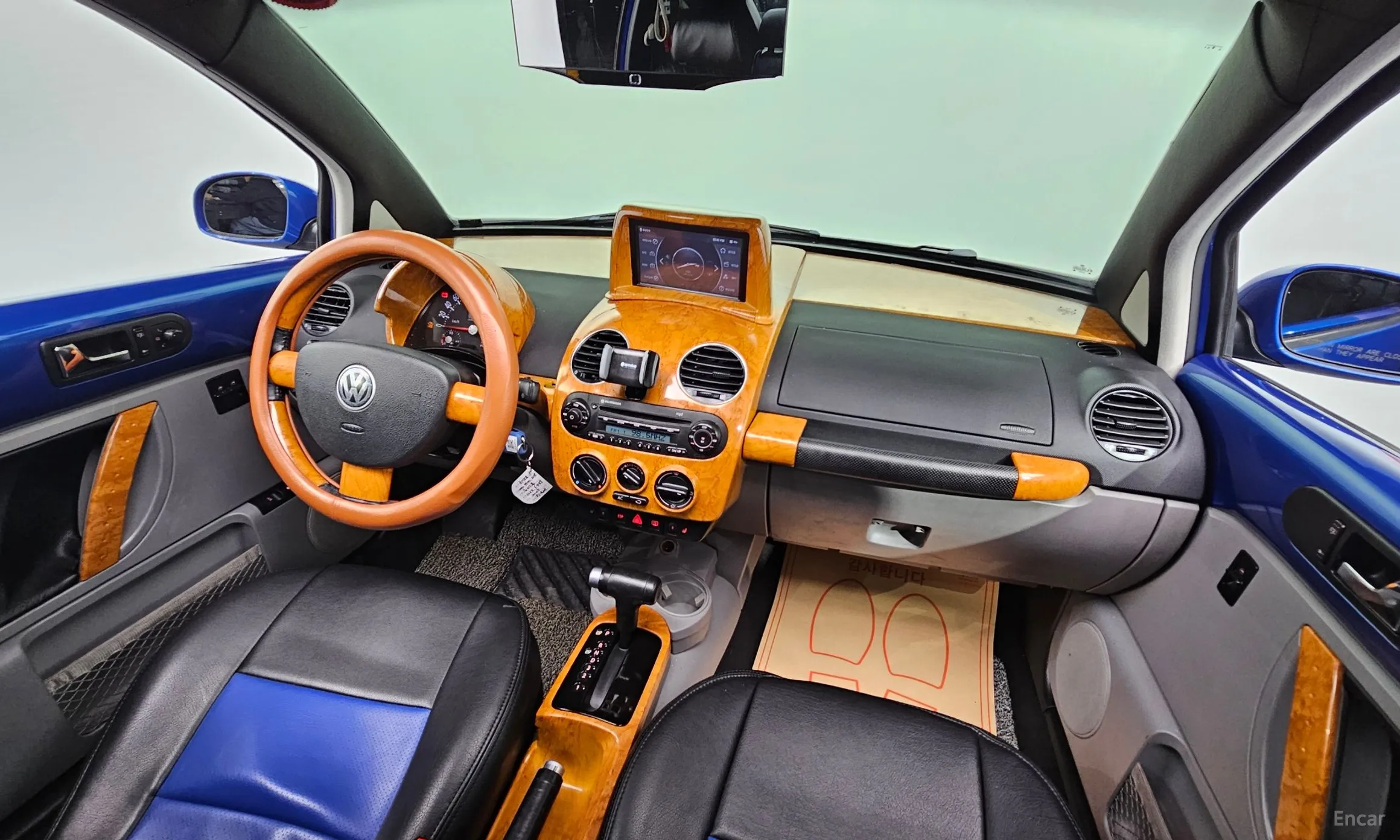 Volkswagen New Beetle превью 4