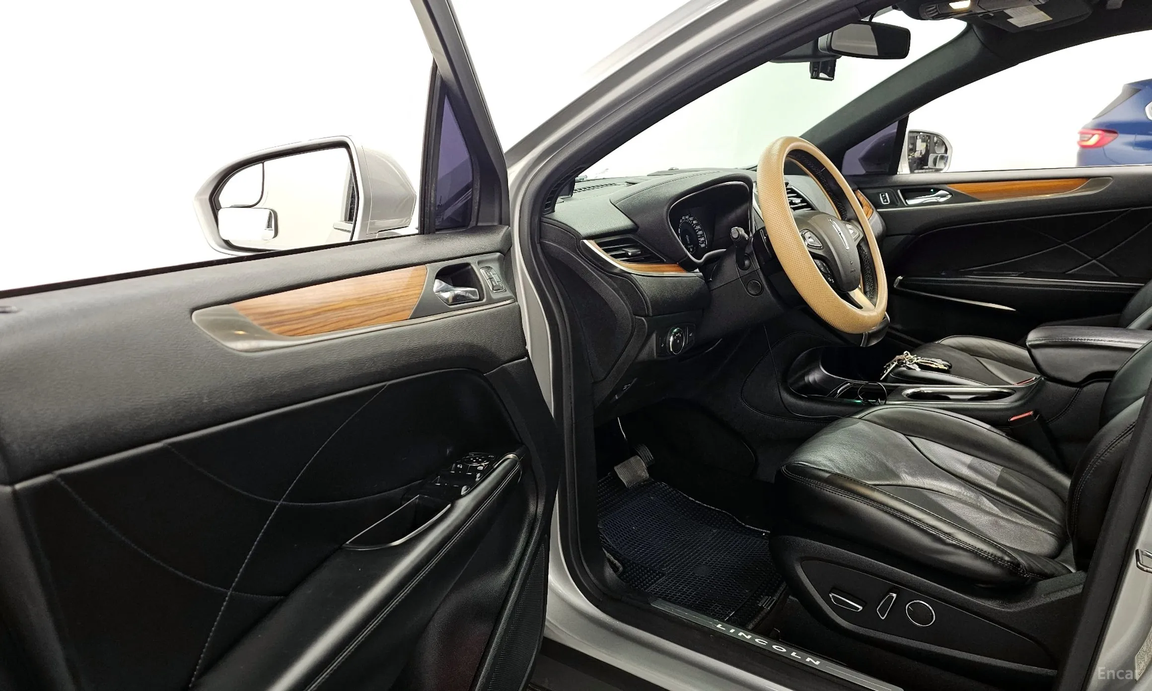 Lincoln MKC превью 10