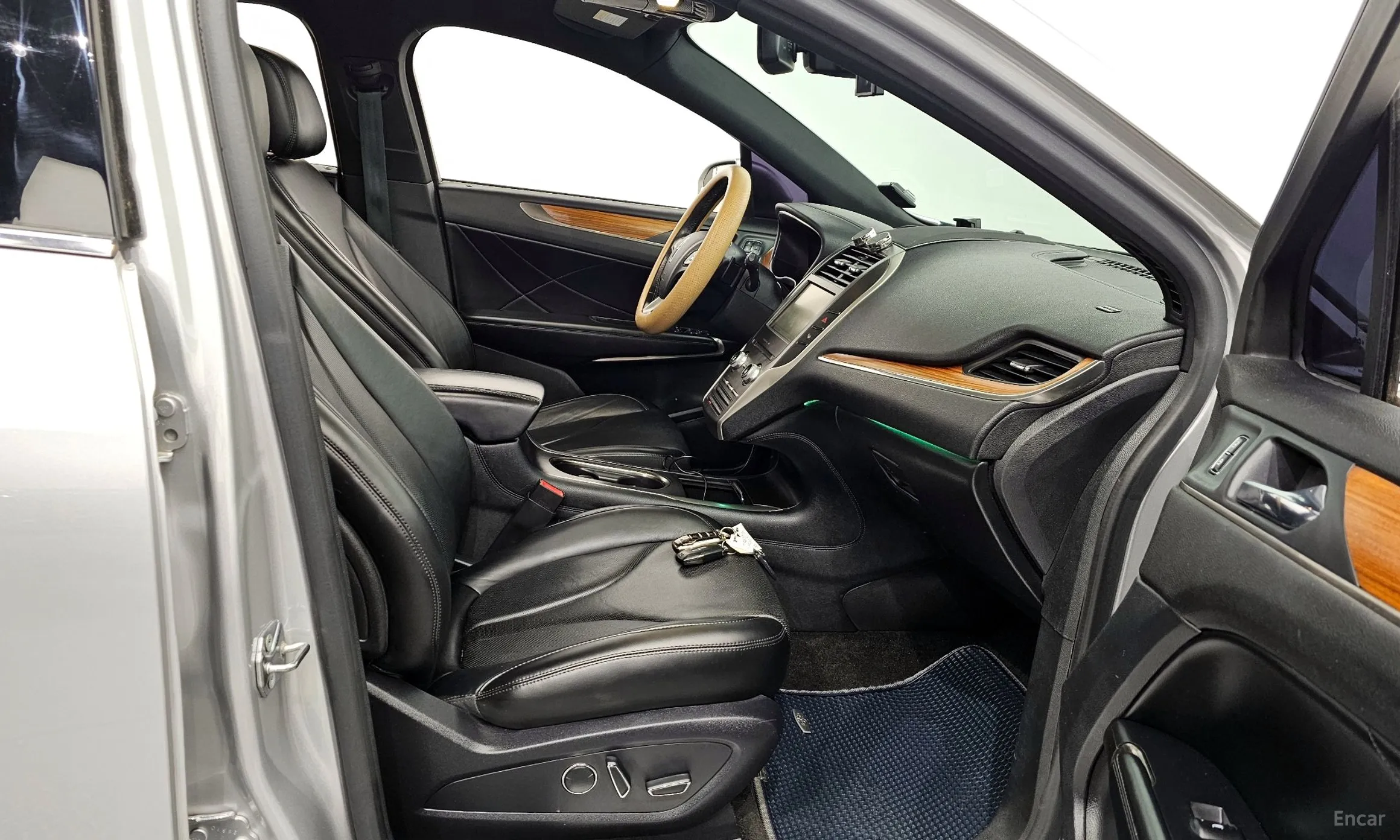 Lincoln MKC превью 11