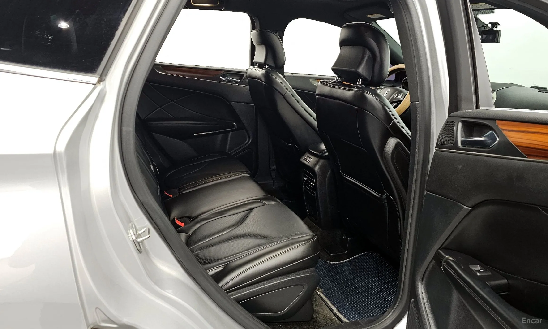 Lincoln MKC превью 12