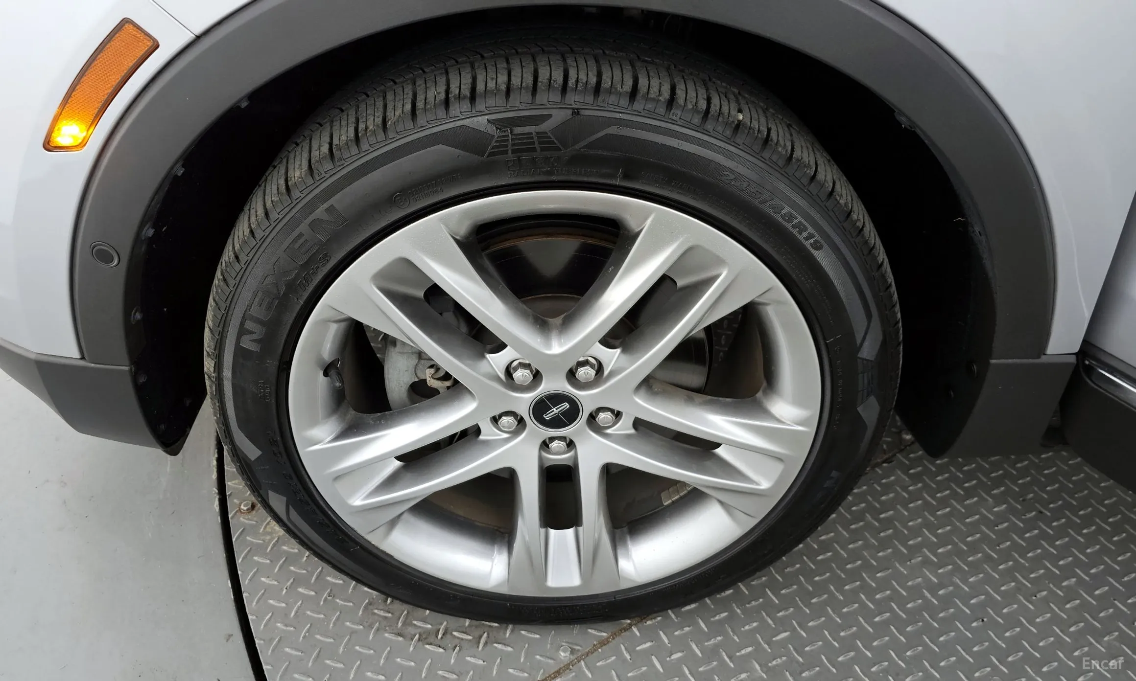 Lincoln MKC превью 5