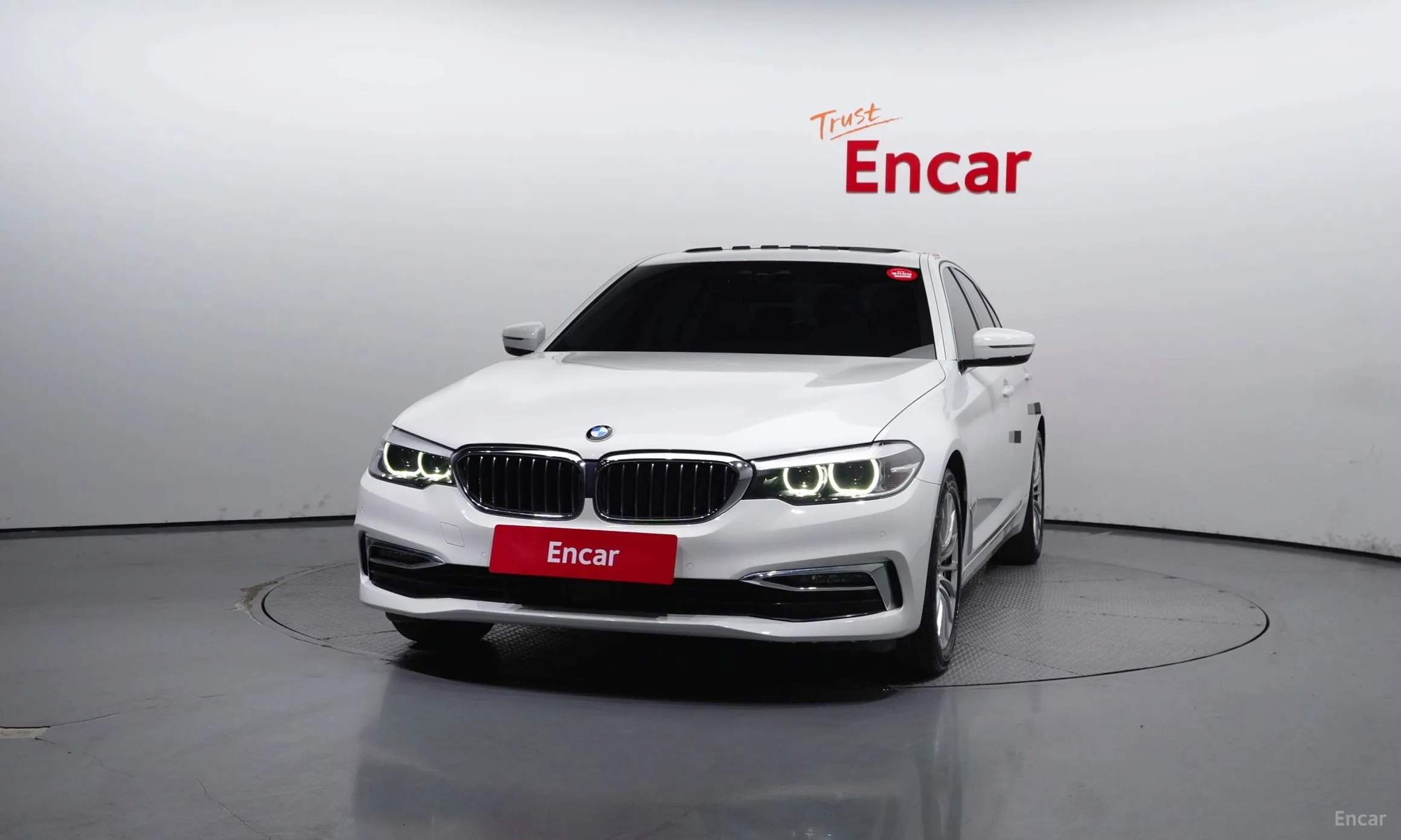 BMW 5 Series (G30) превью 2