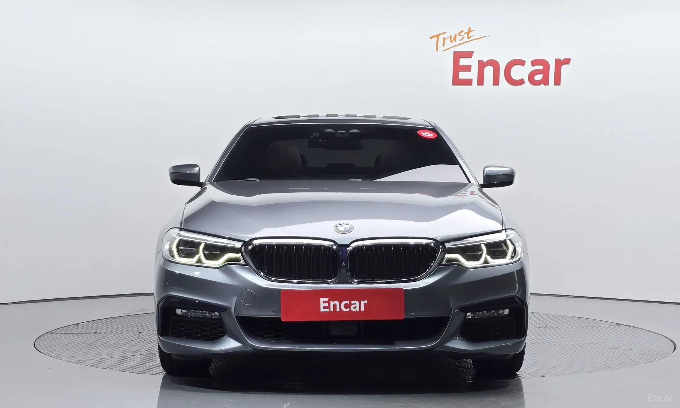 BMW 5 Series (G30) превью 2