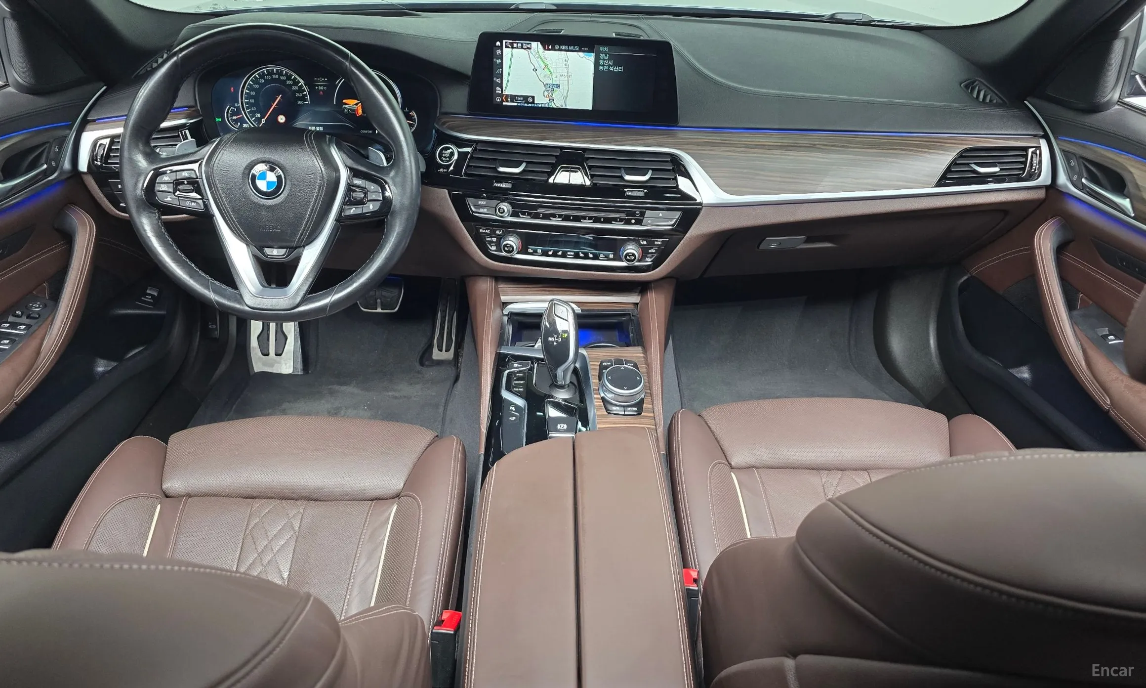 BMW 5 Series (G30) превью 4