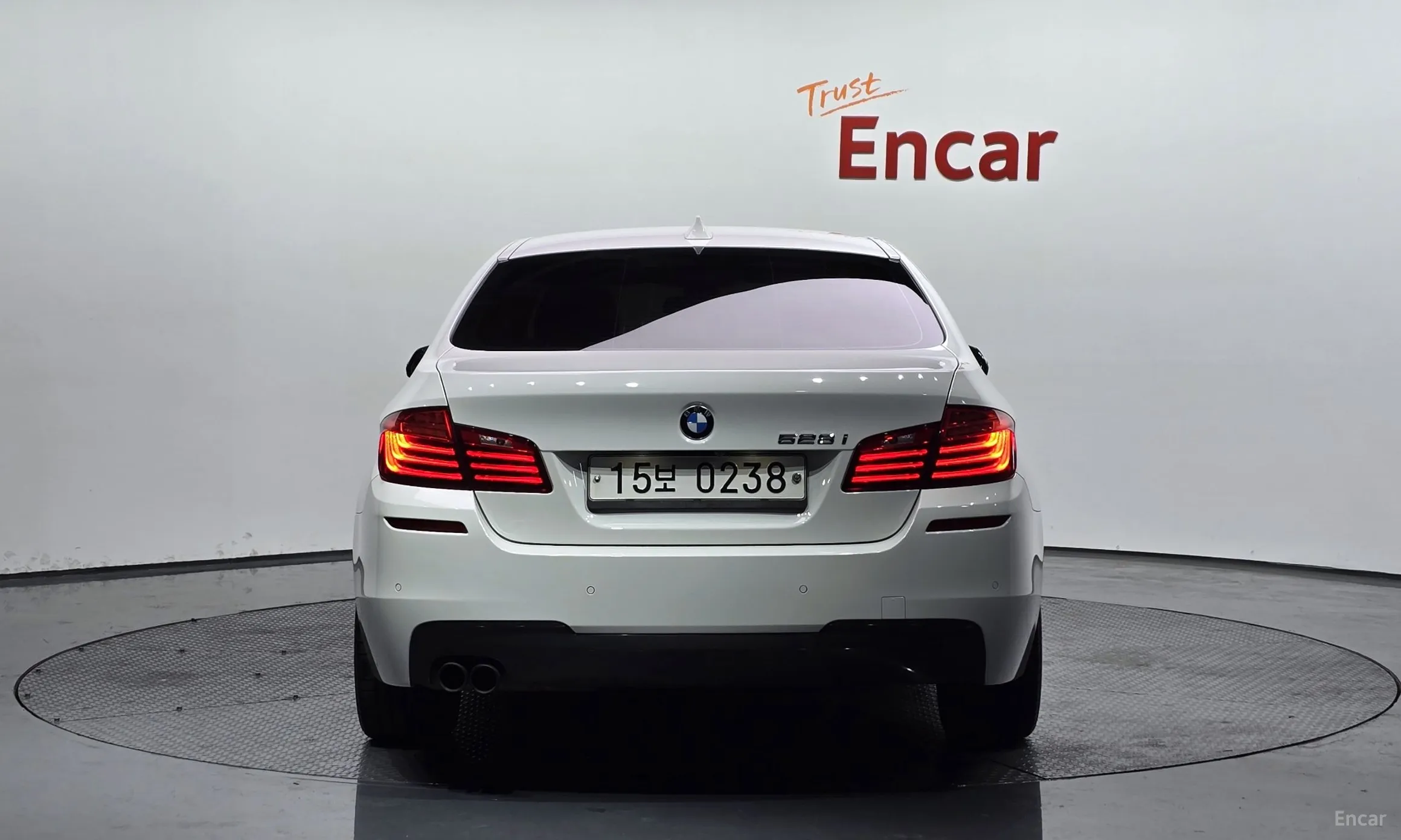 BMW 5 Series (F10) превью 3