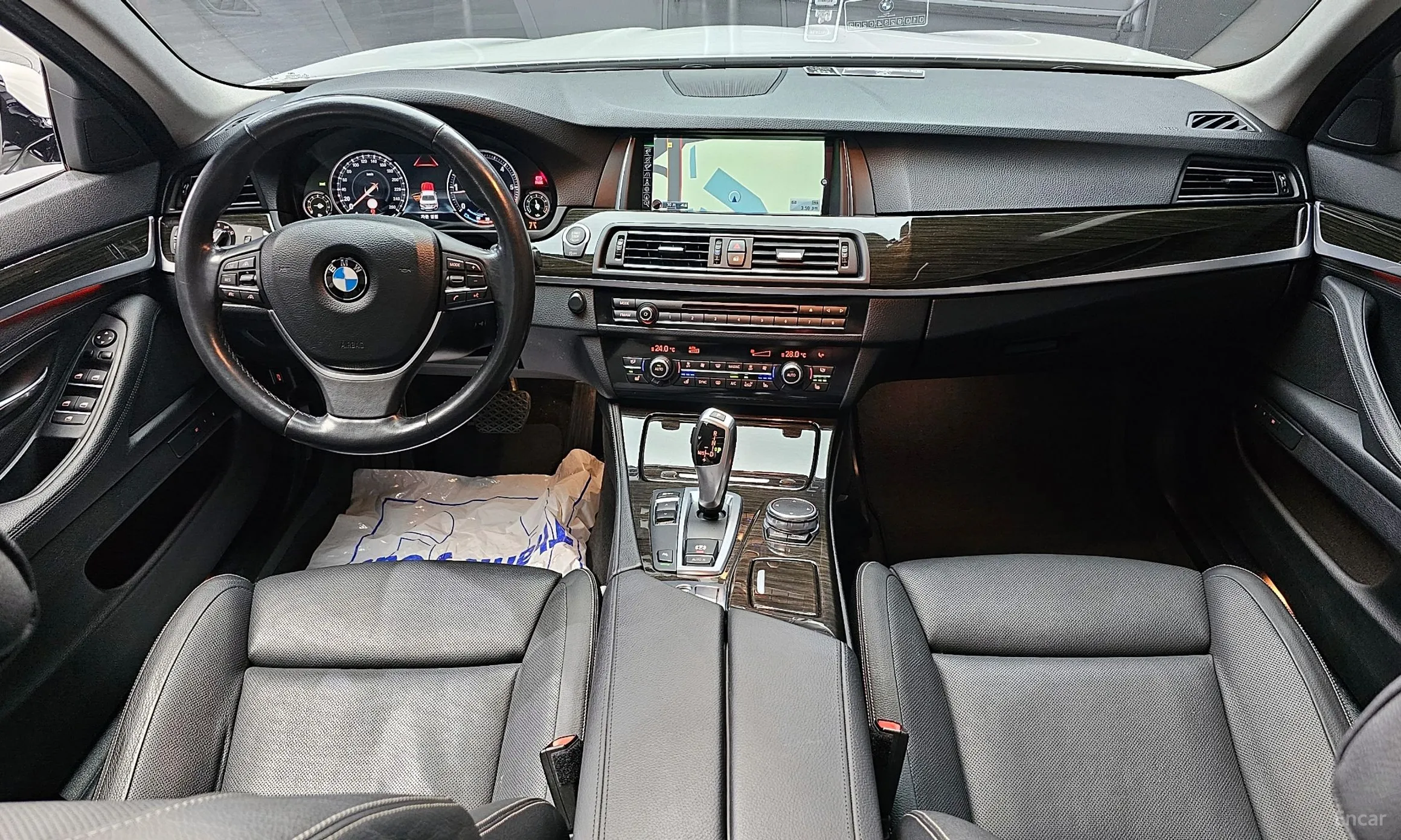 BMW 5 Series (F10) превью 4