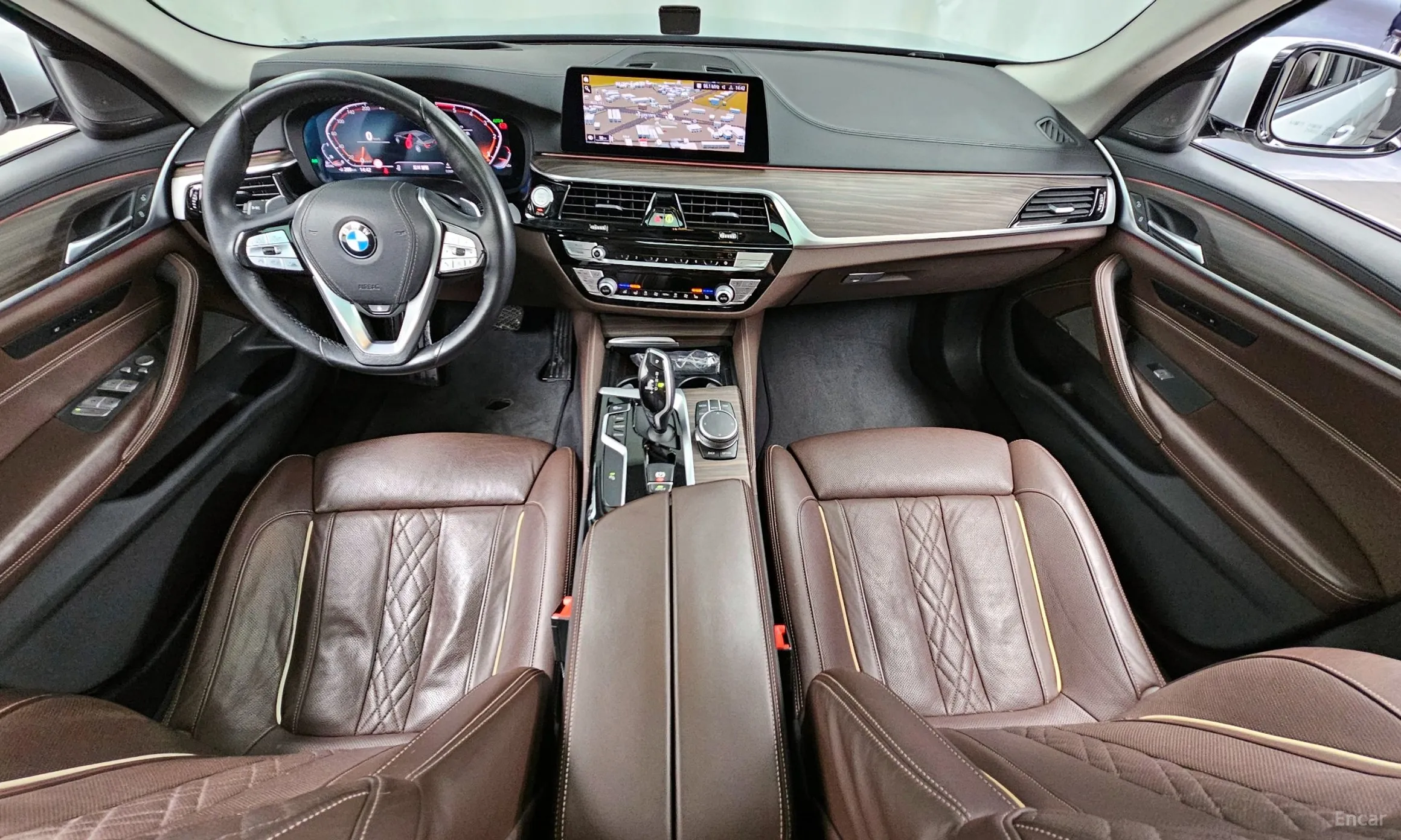 BMW 5 Series (G30) превью 4
