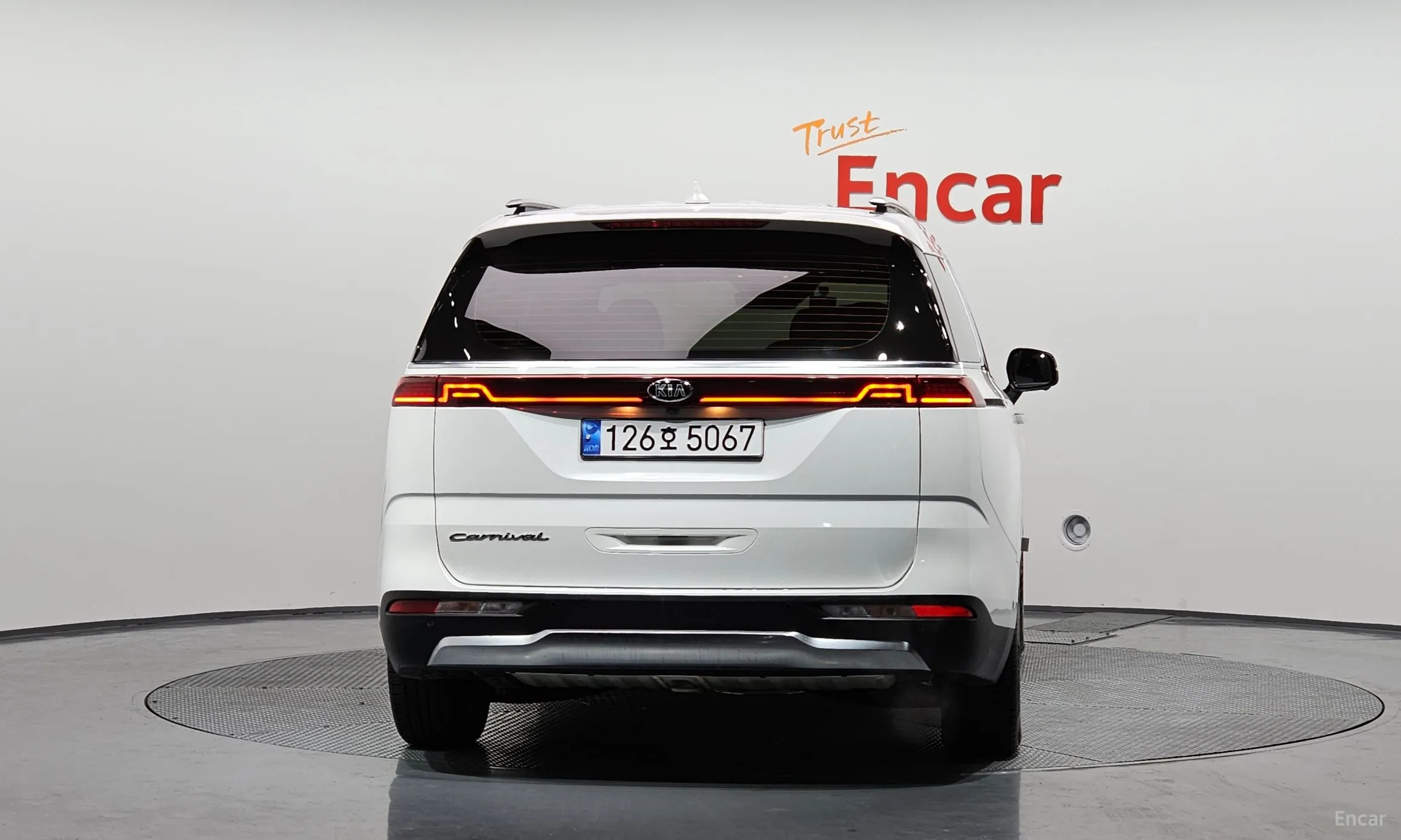 Kia Carnival Gen 4 превью 3