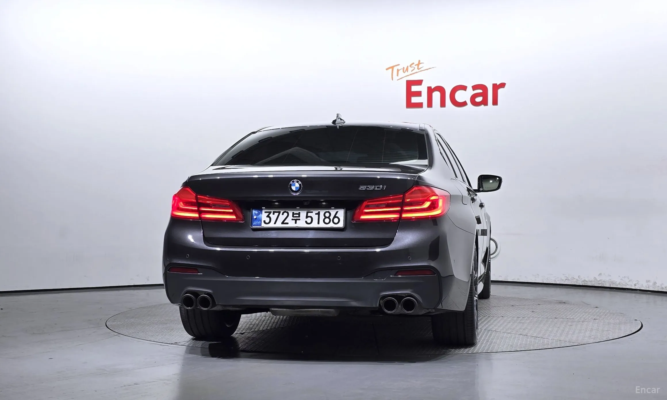 BMW 5 Series (G30) превью 3