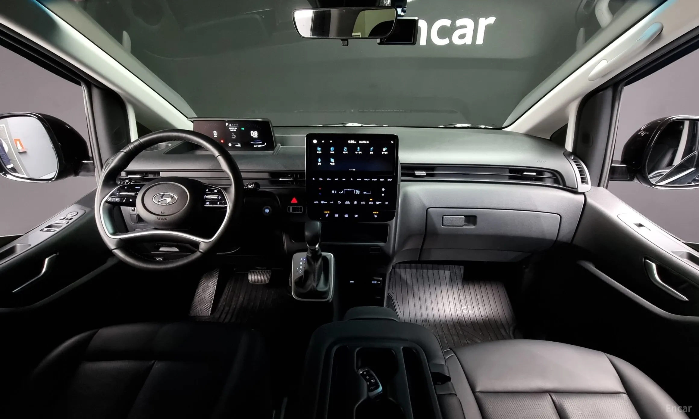 Hyundai Staria превью 4