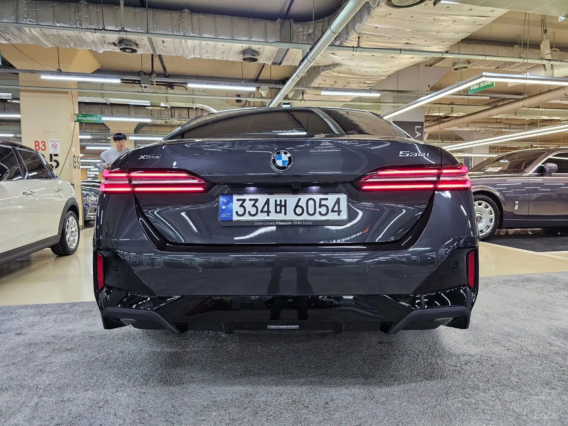 BMW 5 Series (G60) превью 3