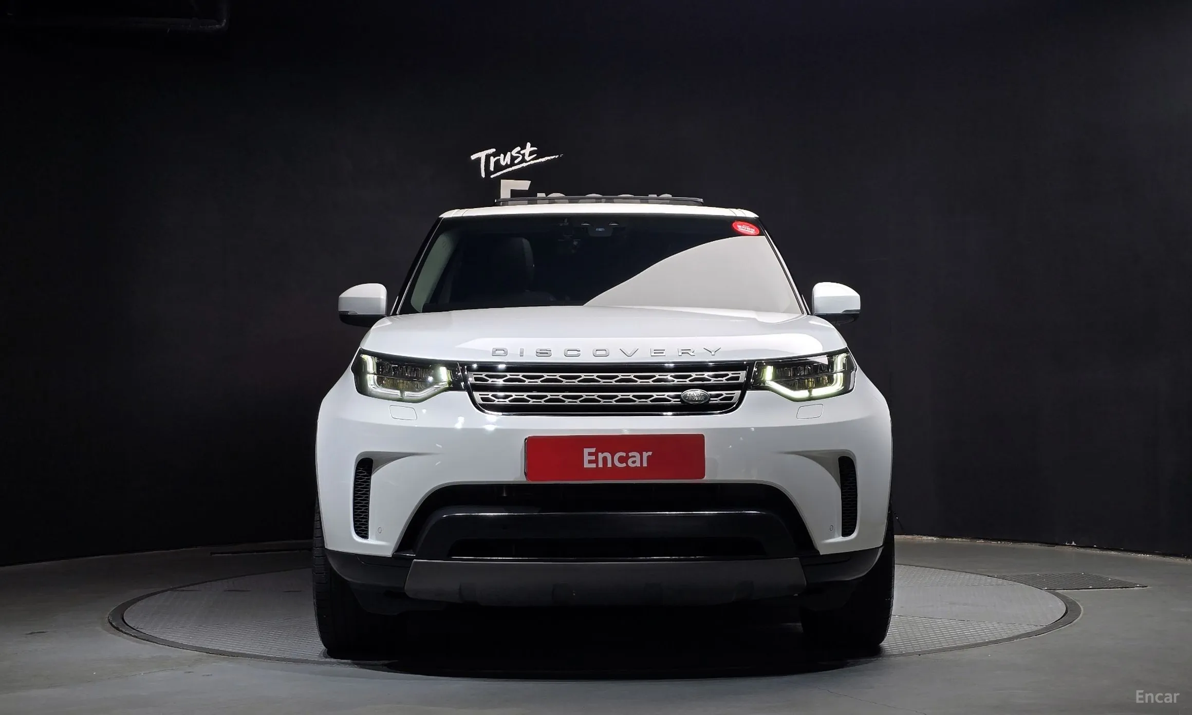 Land Rover Discovery 5