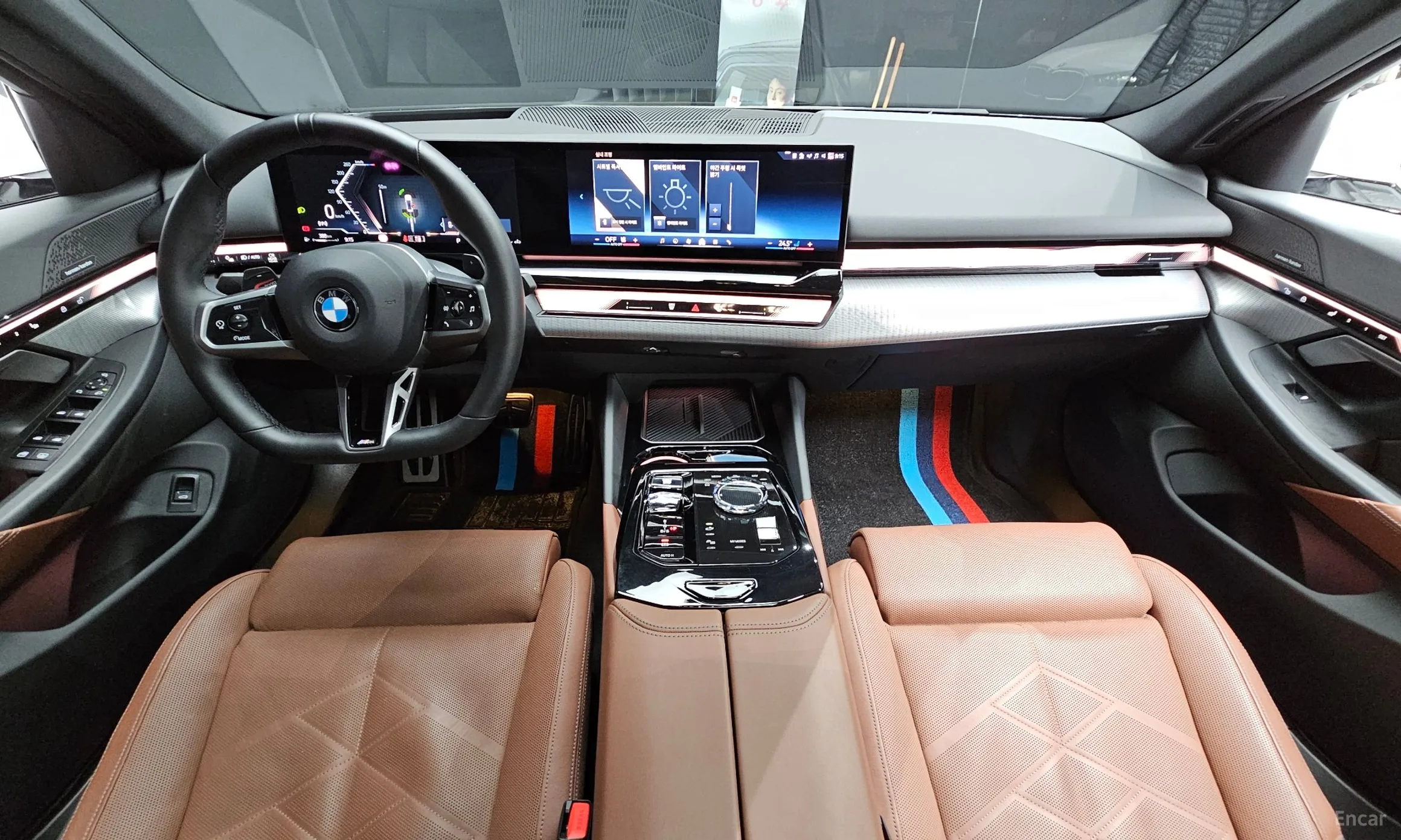 BMW 5 Series (G60) превью 4