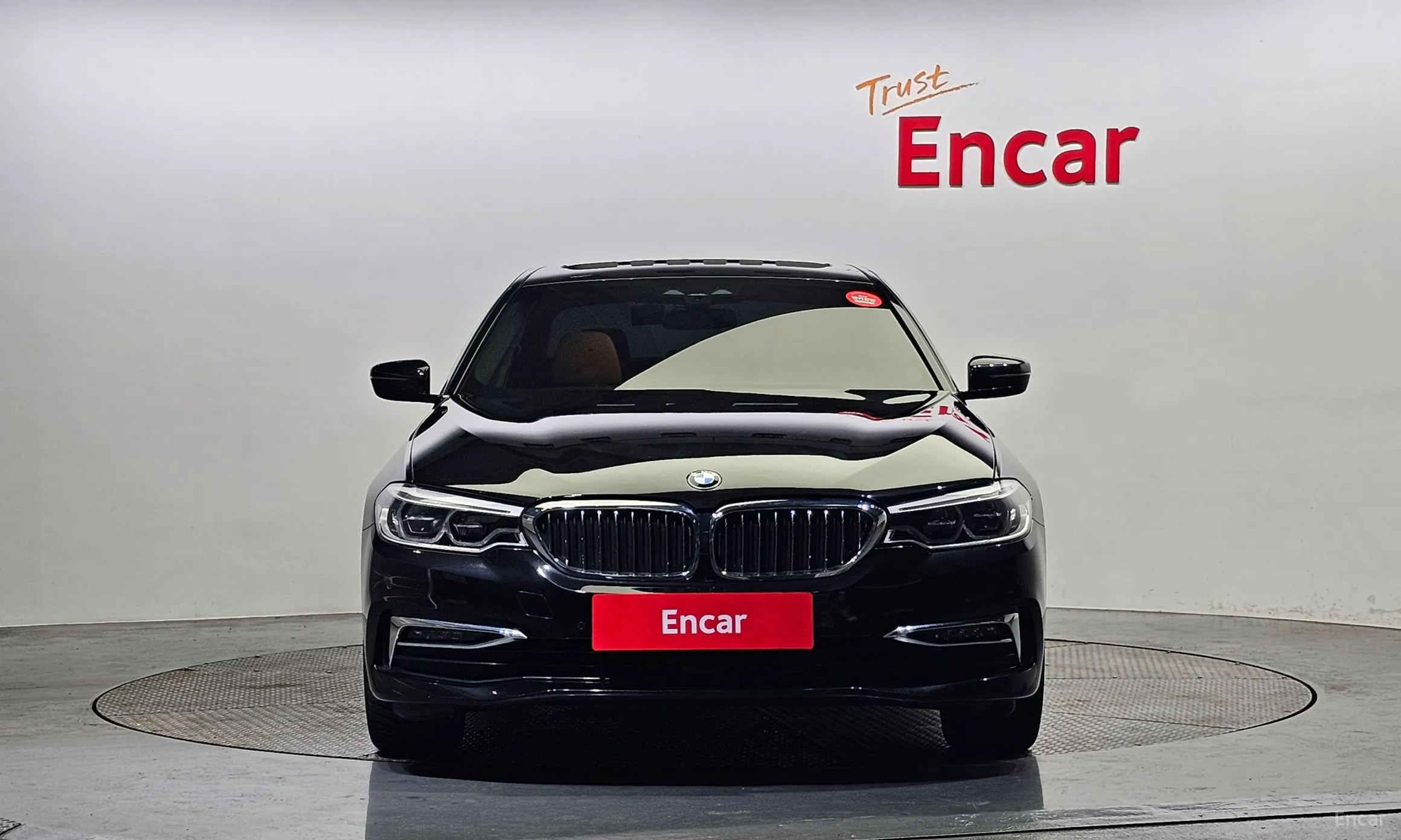 BMW 5 Series (G30) превью 2