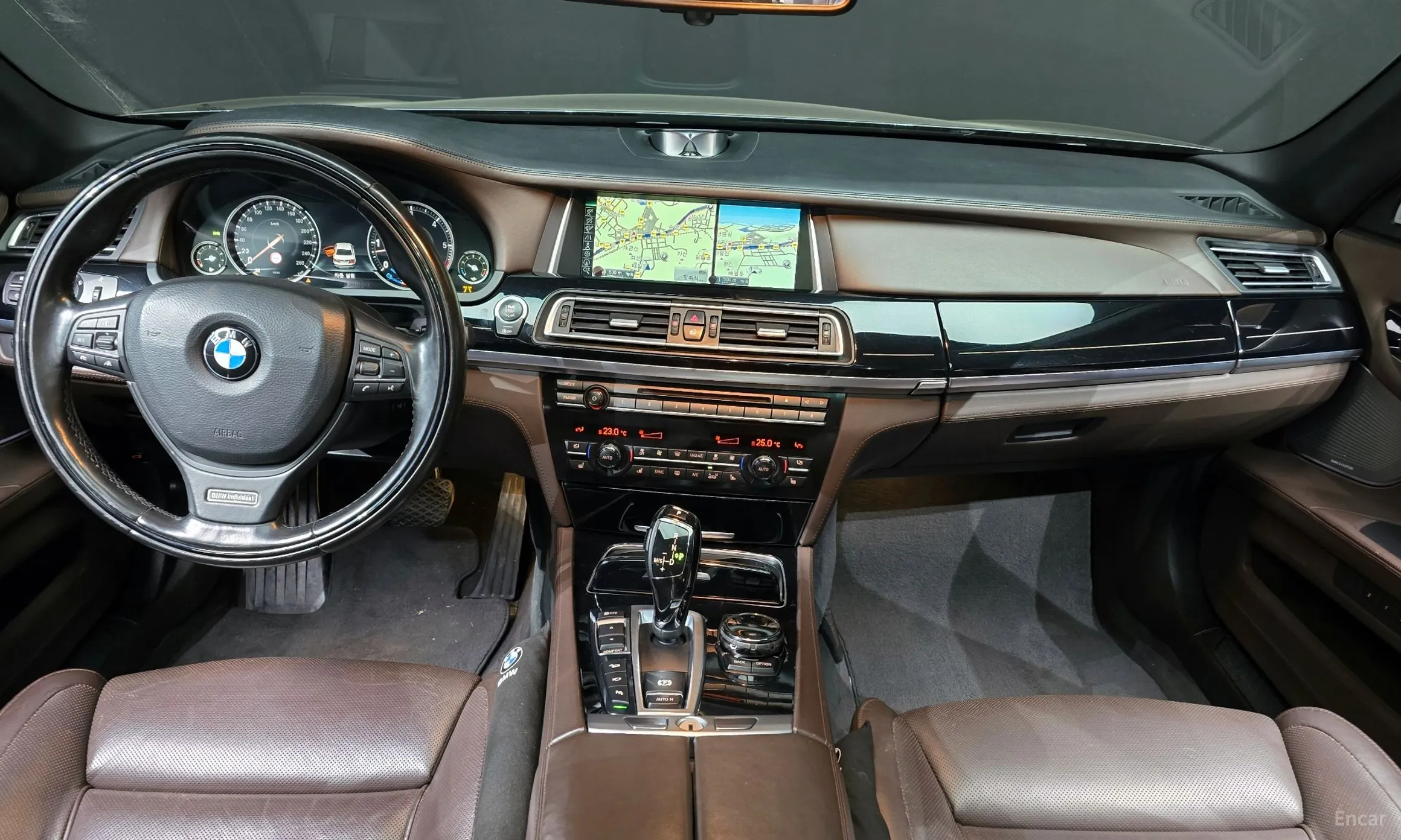 BMW 7 Series (F01) превью 4