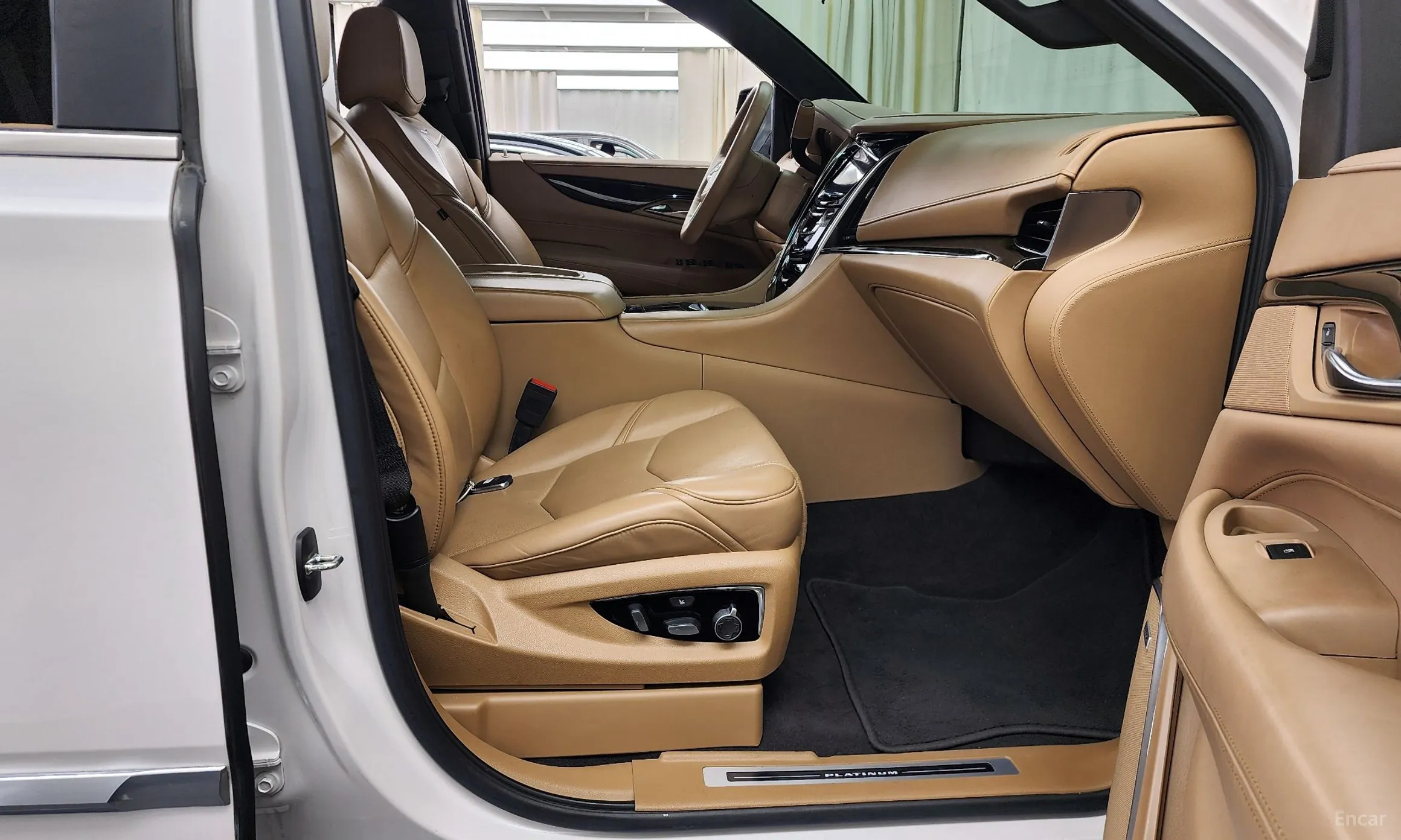 Cadillac Escalade превью 11